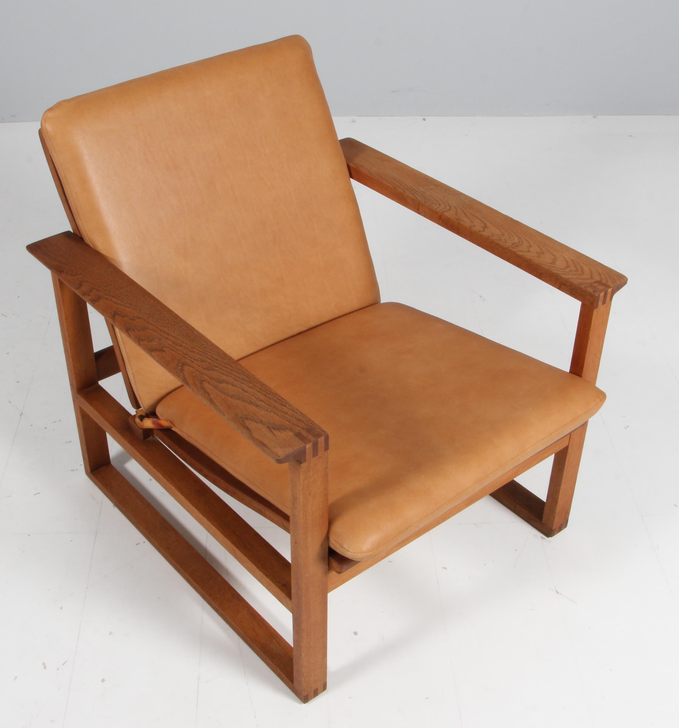 Børge Mogensen lounge chair new upholstered with vintage aniline leather.

Frame of oil treated oak.

Model 2256, made by Fredericia furniture.