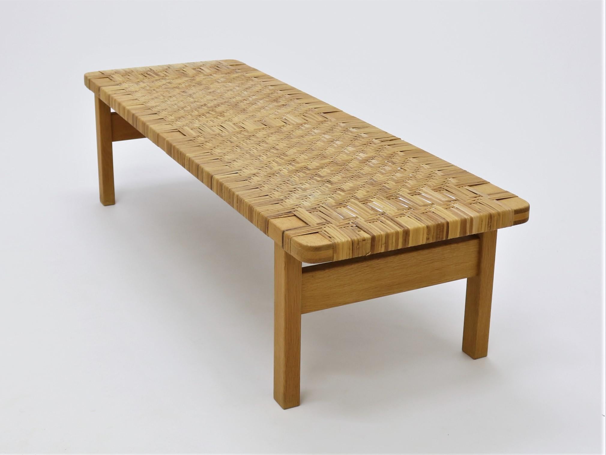 Børge Mogensen Mid-Century Modern Bench/side table in Oak and Cane, Model 5272 5
