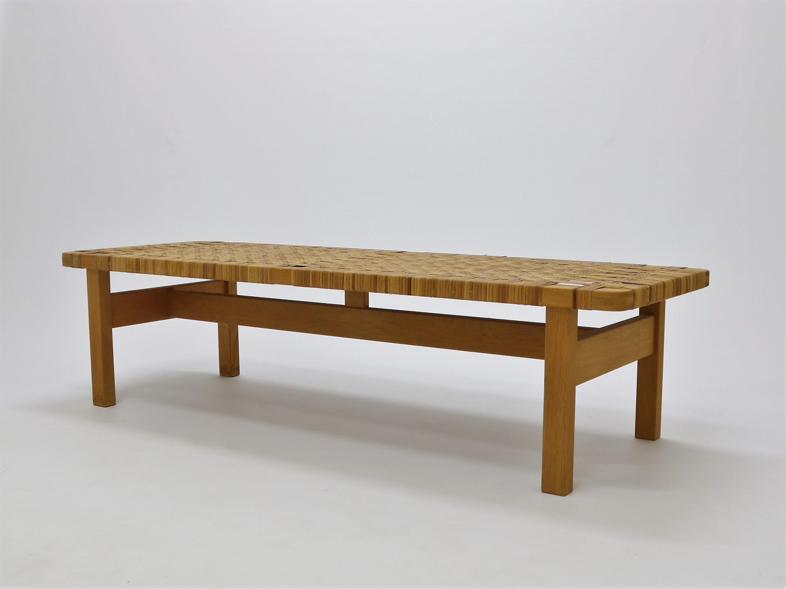 Børge Mogensen Mid-Century Modern Bench/side table in Oak and Cane, Model 5272 7