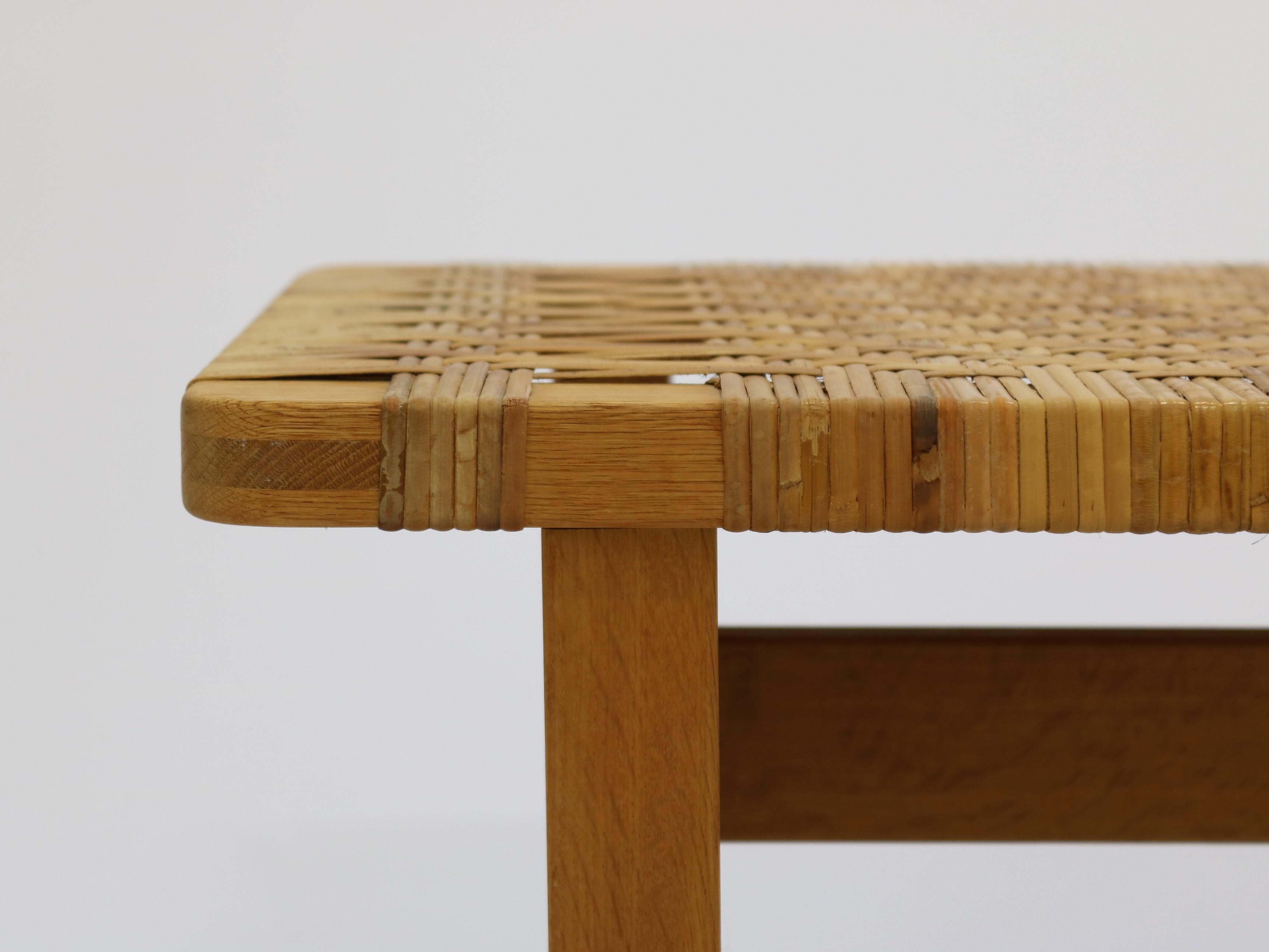 Børge Mogensen Mid-Century Modern Bench/side table in Oak and Cane, Model 5272 1