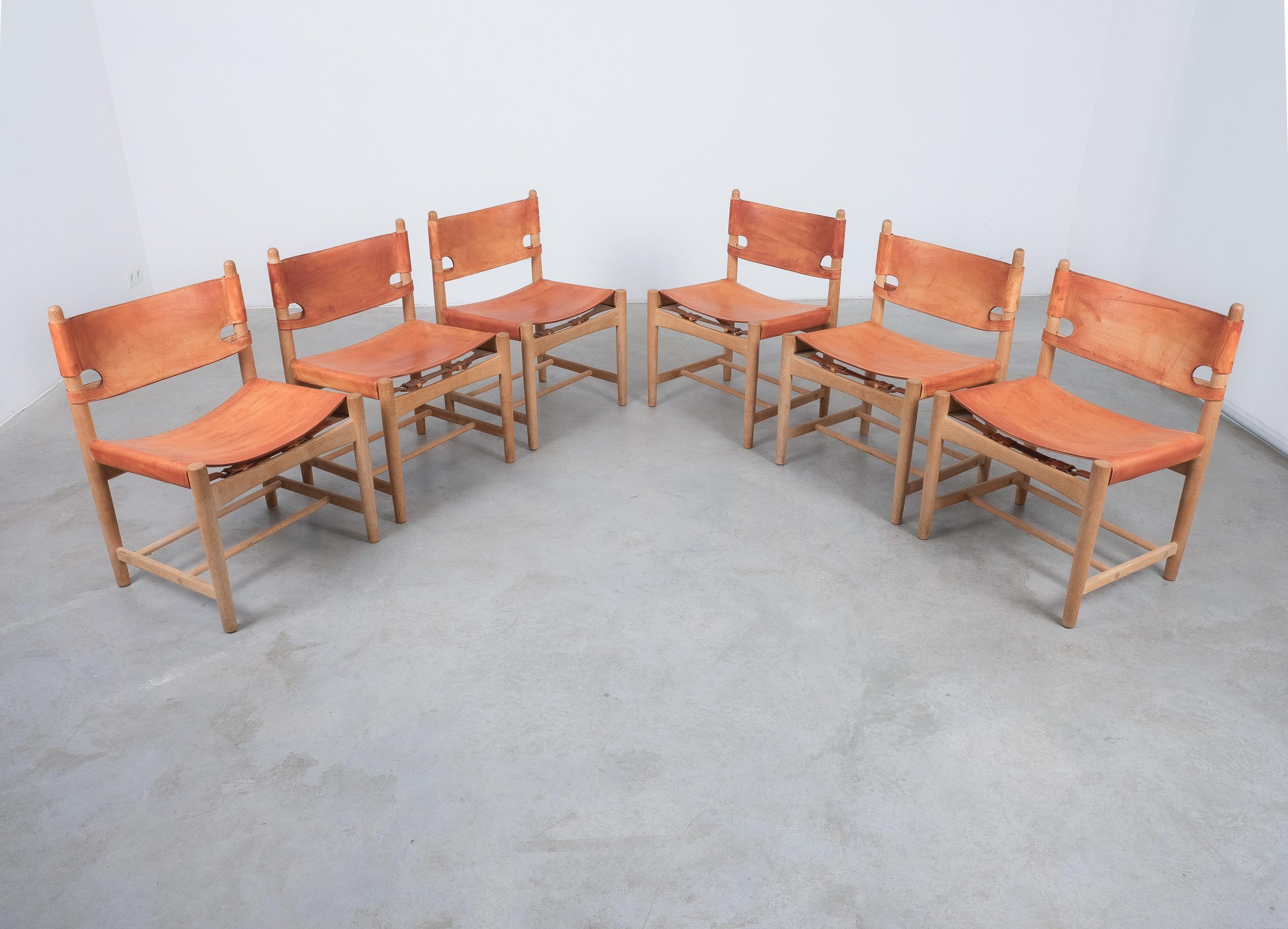 Wonderful set of 6 dining chairs by - Børge Mogensen  Mod. 3238 for Fredericia Furniture, 1970 + 6 original cushions, labelled 

This is a beautiful set of 6 mod. 3238 chairs from waxed oak with natural tanned leather. The basic design and