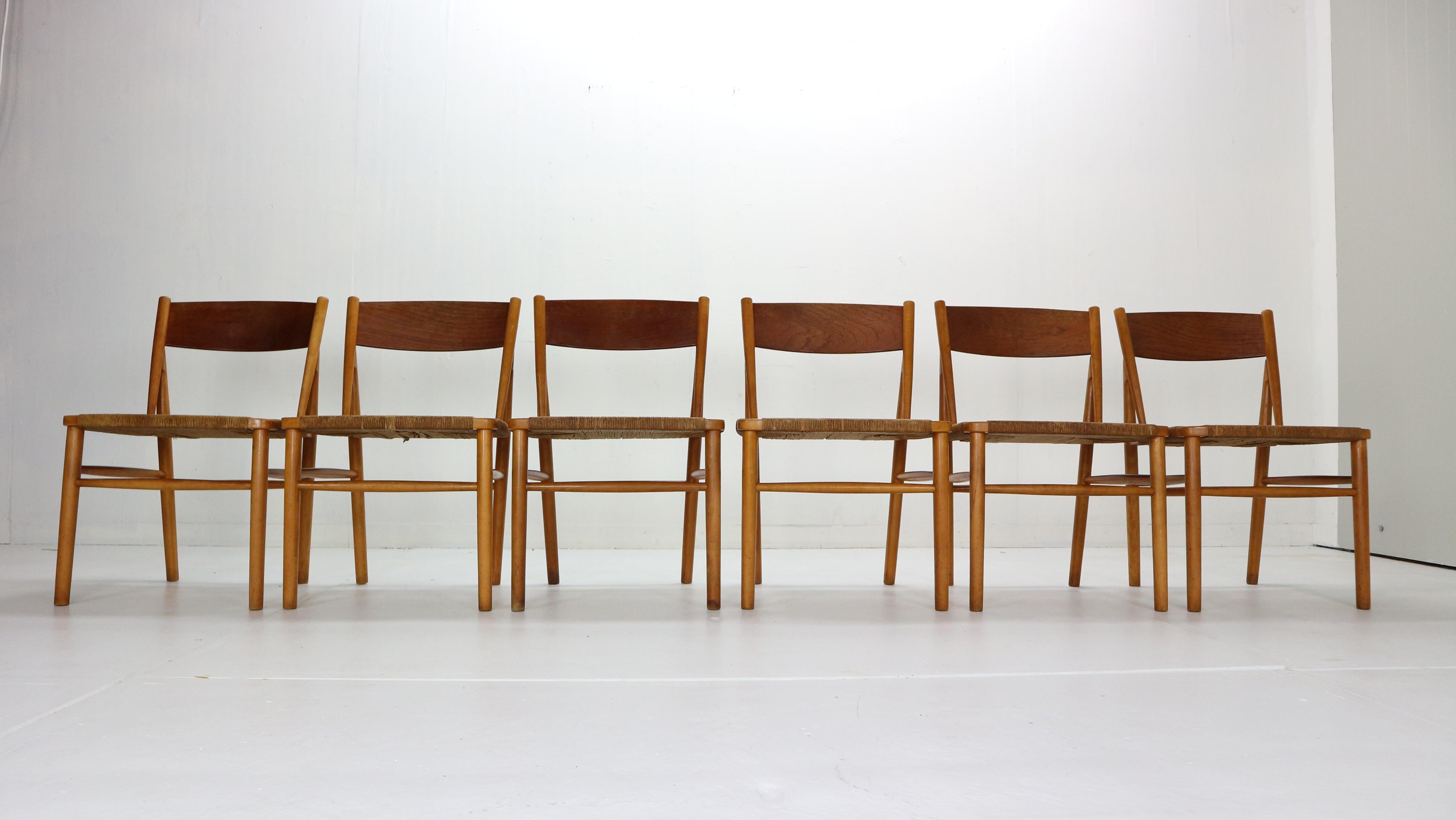 Scandinavian Modern period set of 6 dinning room chairs designed by Børge Mogensen for Søborg Møbler manufacture in 1950s period, Denmark.
Model No. 157.
rare model!
Teak framed dining chairs with handwoven original paper cord seating. The cord