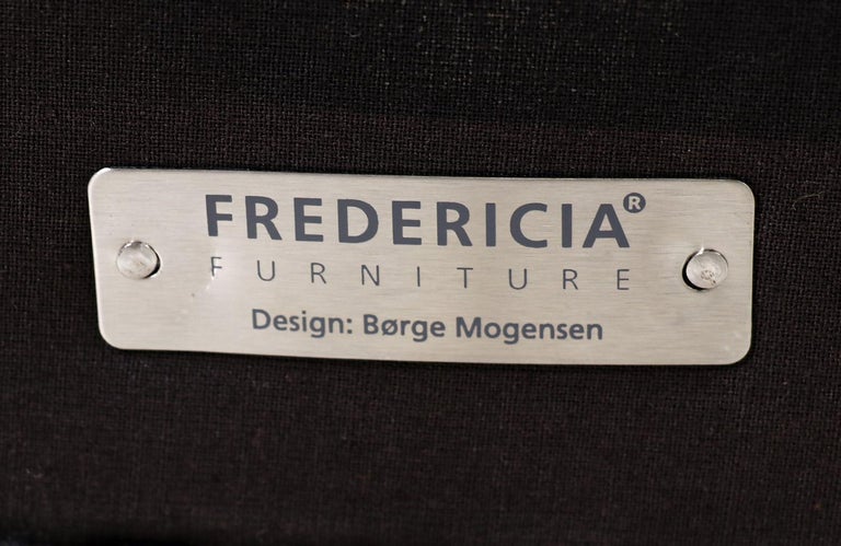 Børge Mogensen Model-2204 Cognac Leather Wing Chair for Fredericia Stolefabrik For Sale 3