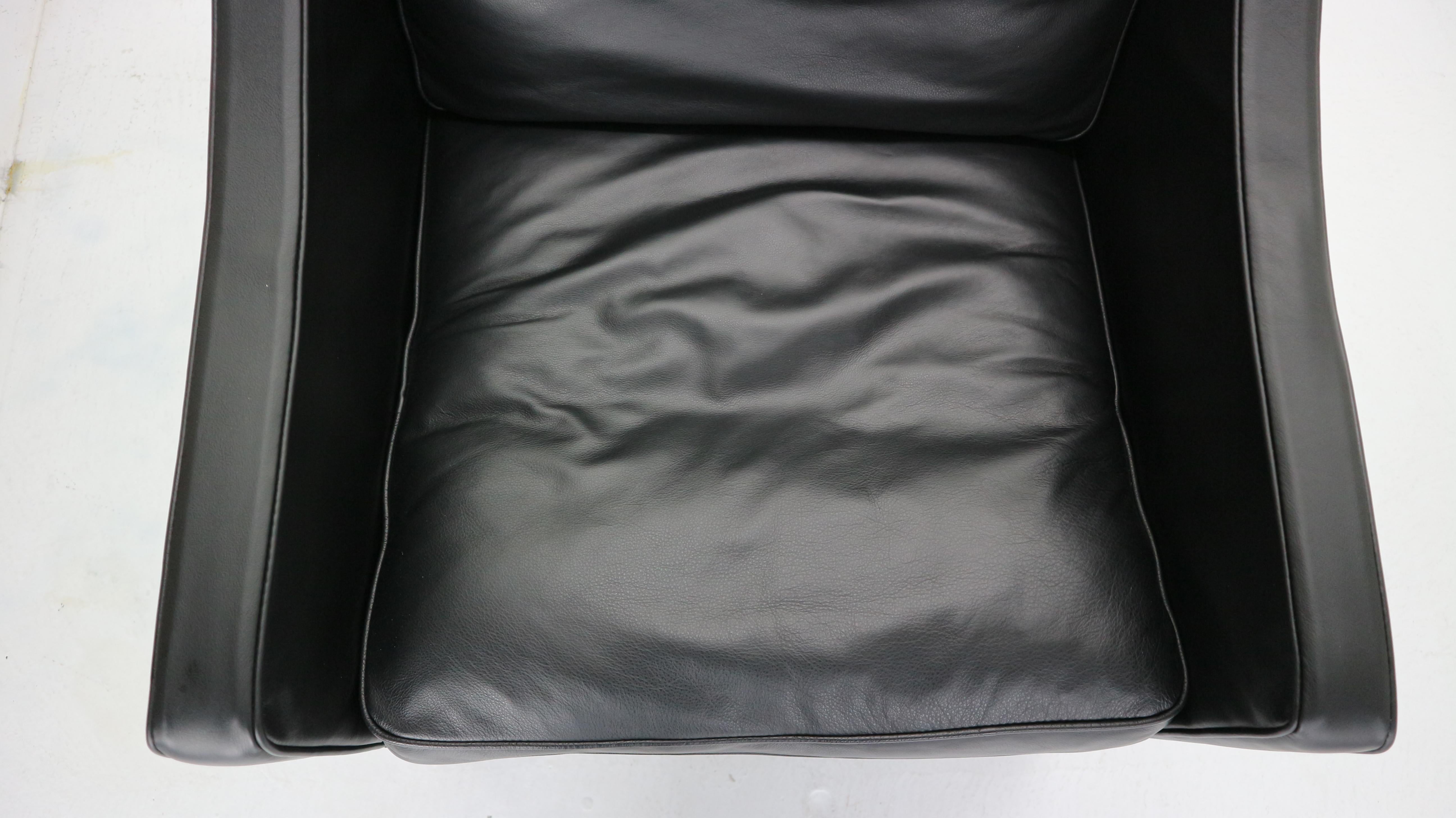 Børge Mogensen Model #2207 Black Leather Lounge Chair, 1960s Denmark 9