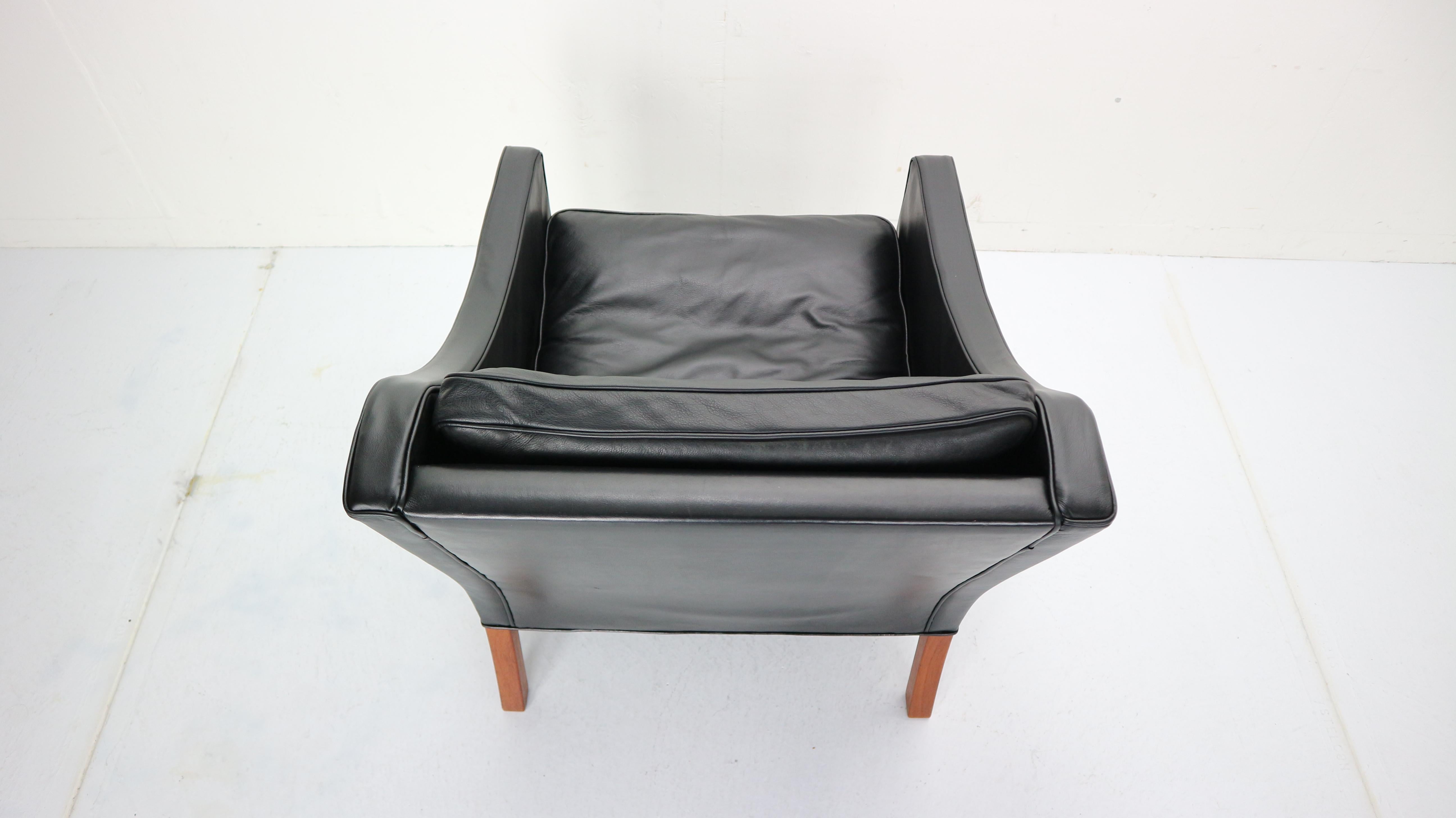 Mid-20th Century Børge Mogensen Model #2207 Black Leather Lounge Chair, 1960s Denmark