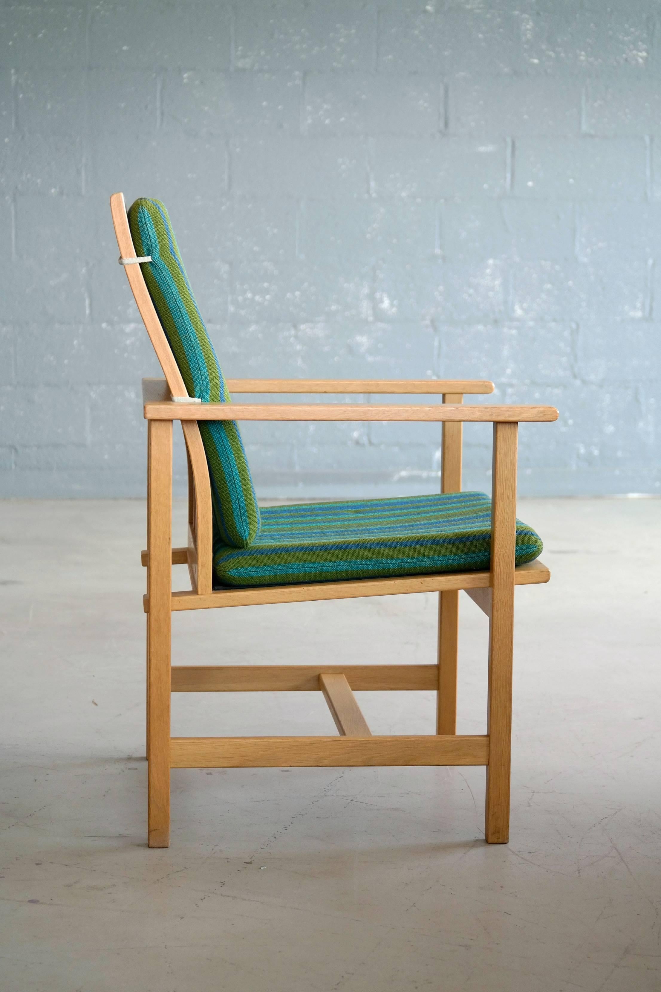 Børge Mogensen Model 2257 1960s Oak Lounge Chair for Fredericia Stolefabrik In Excellent Condition In Bridgeport, CT