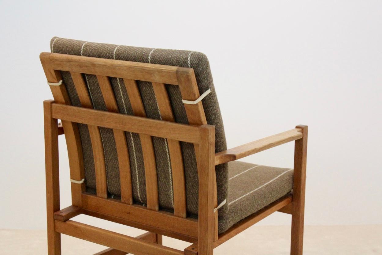 Børge Mogensen Modell 3233 Eichenholzsessel von Fredericia Stolefabric, Dänemark (Skandinavische Moderne) im Angebot