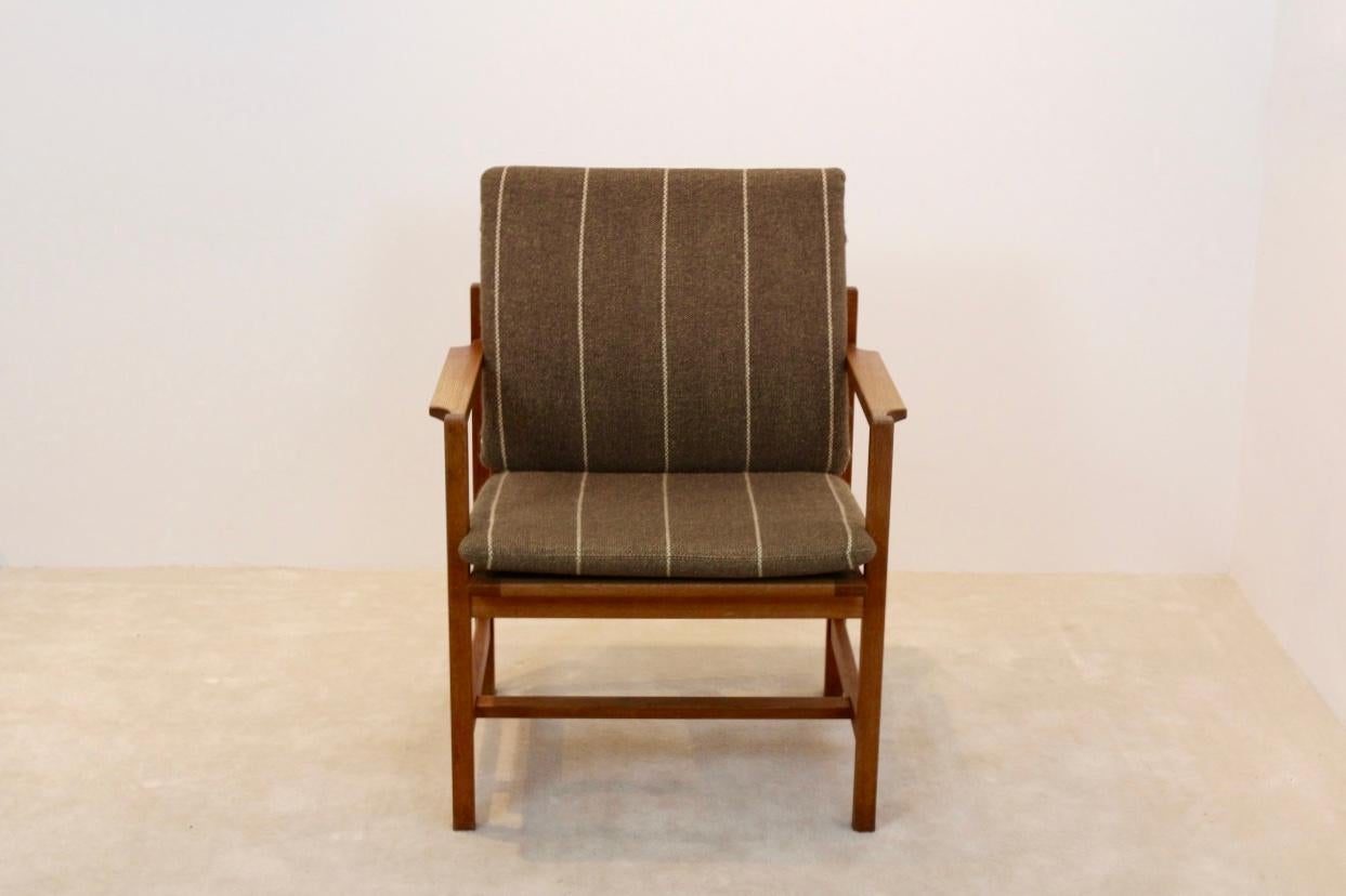 Børge Mogensen Modell 3233 Eichenholzsessel von Fredericia Stolefabric, Dänemark (Dänisch) im Angebot