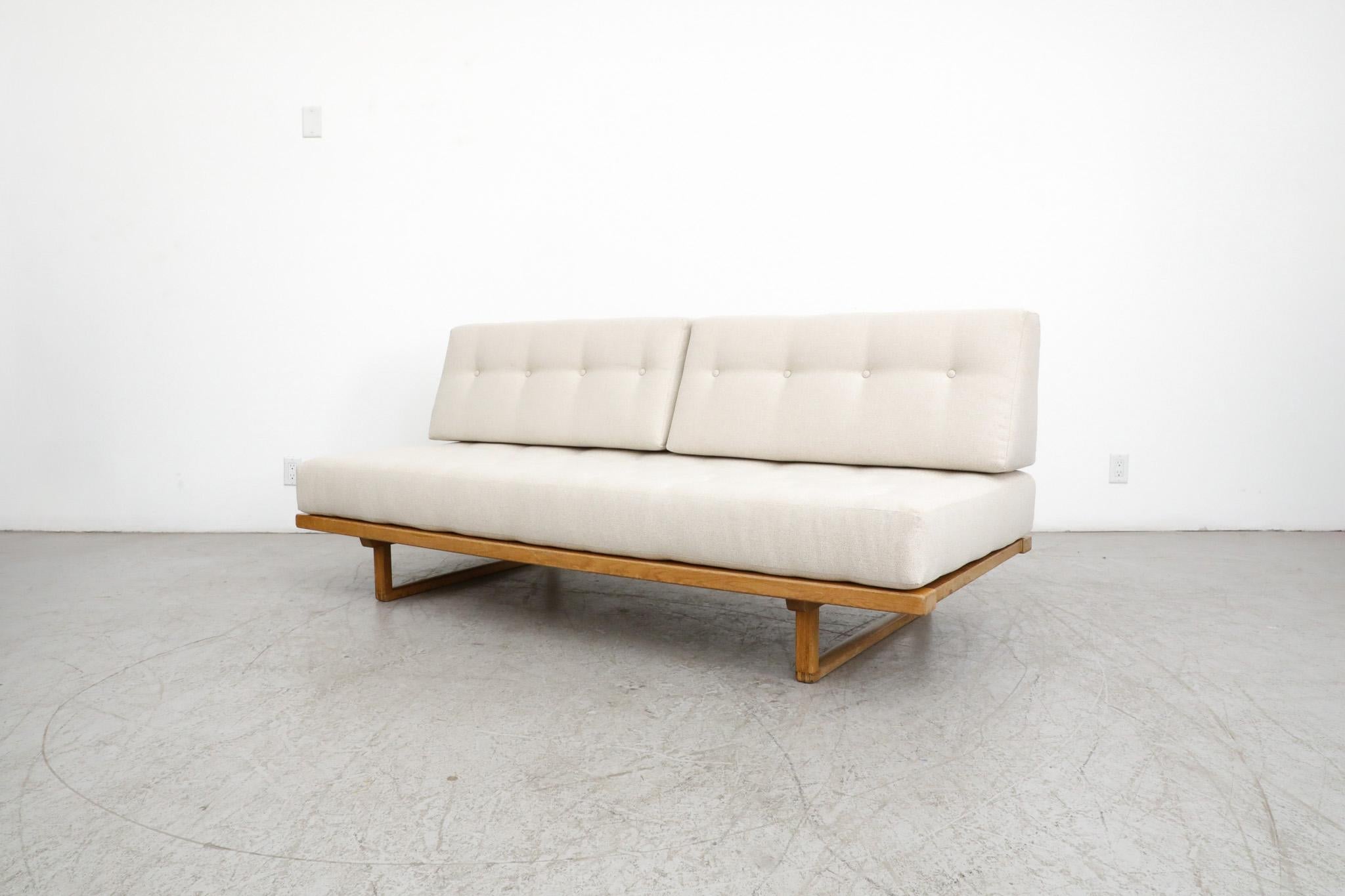 Børge Mogensen Model 4312 Natural Oak Sofa Bed In Good Condition For Sale In Los Angeles, CA