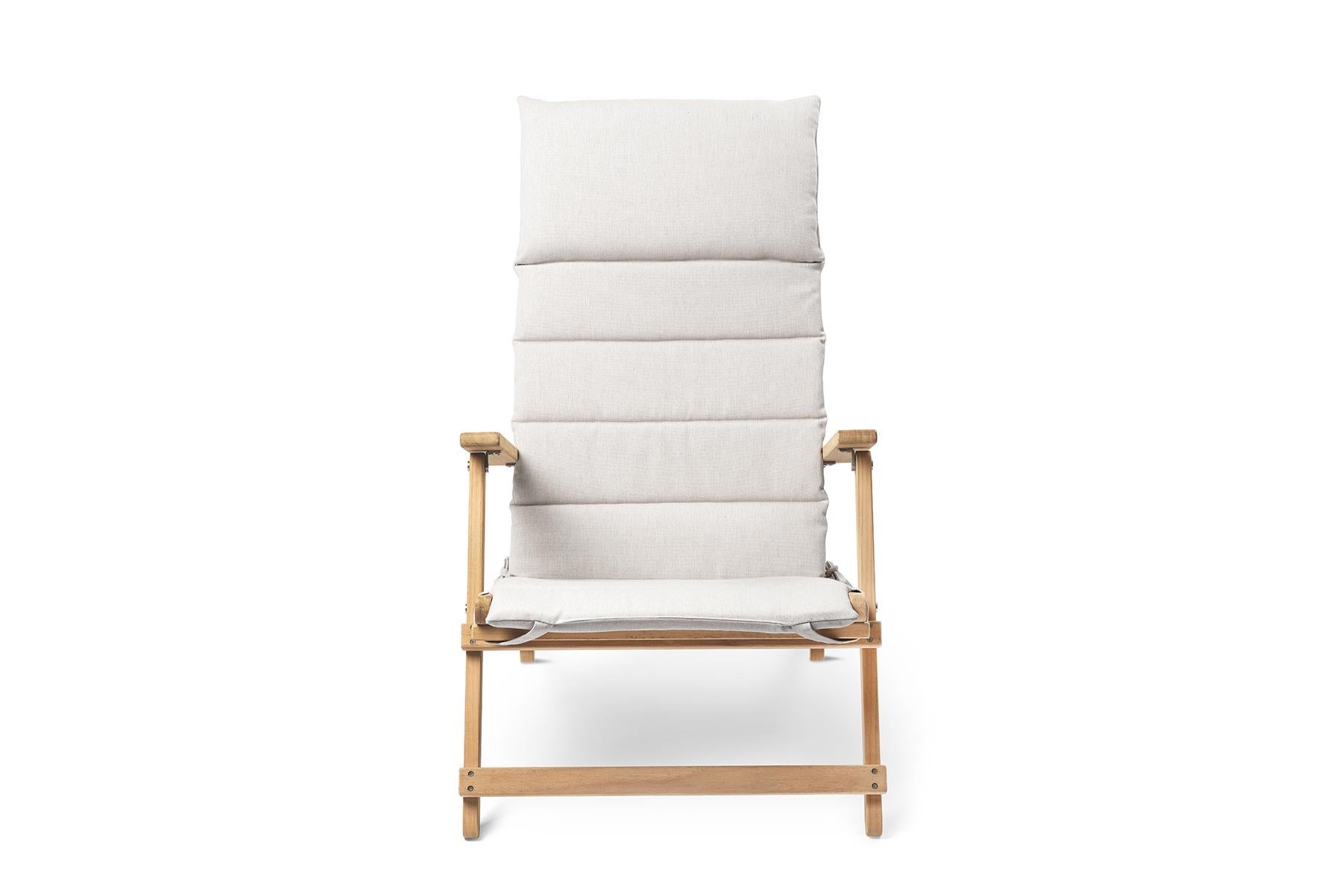 Originally developed in the 1960s for his private balcony, Børge Mogensen ’s deck chair is reintroduced for 2020 and beyond. With its folding function and angled frame, the BM5568 Deck Chair profiles an inviting, honest and laid-back expression in
