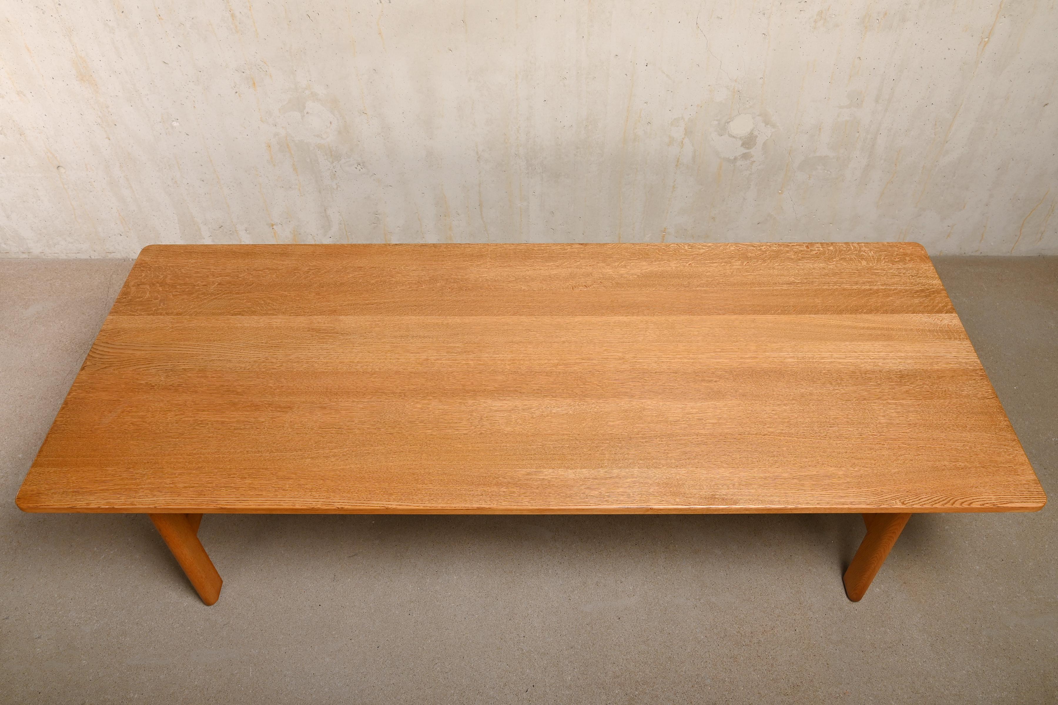 Børge Mogensen Naturel Solid Oak Coffee or Sofa Table, Model 5268 for Fredericia For Sale 2