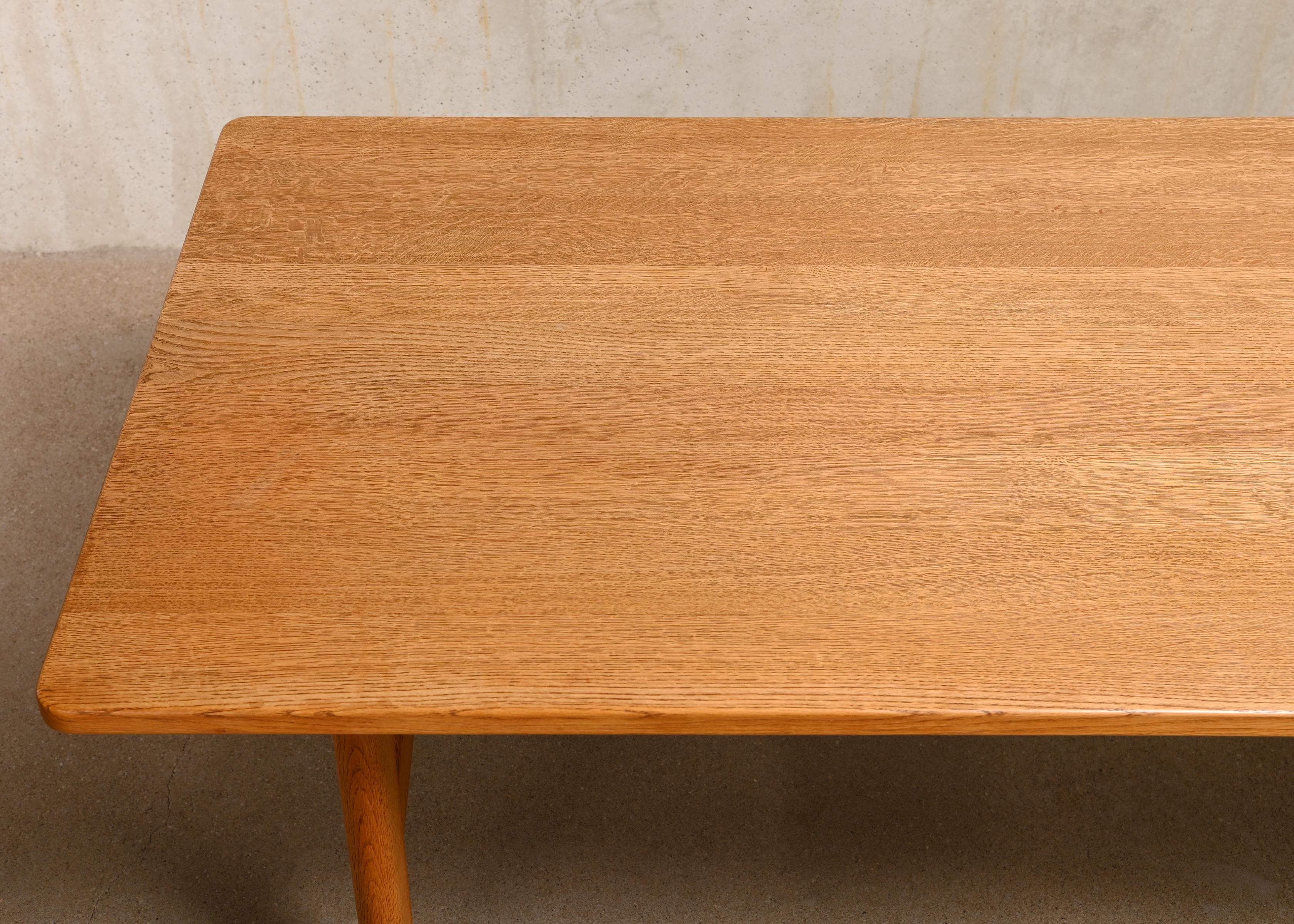Børge Mogensen Naturel Solid Oak Coffee or Sofa Table, Model 5268 for Fredericia For Sale 3