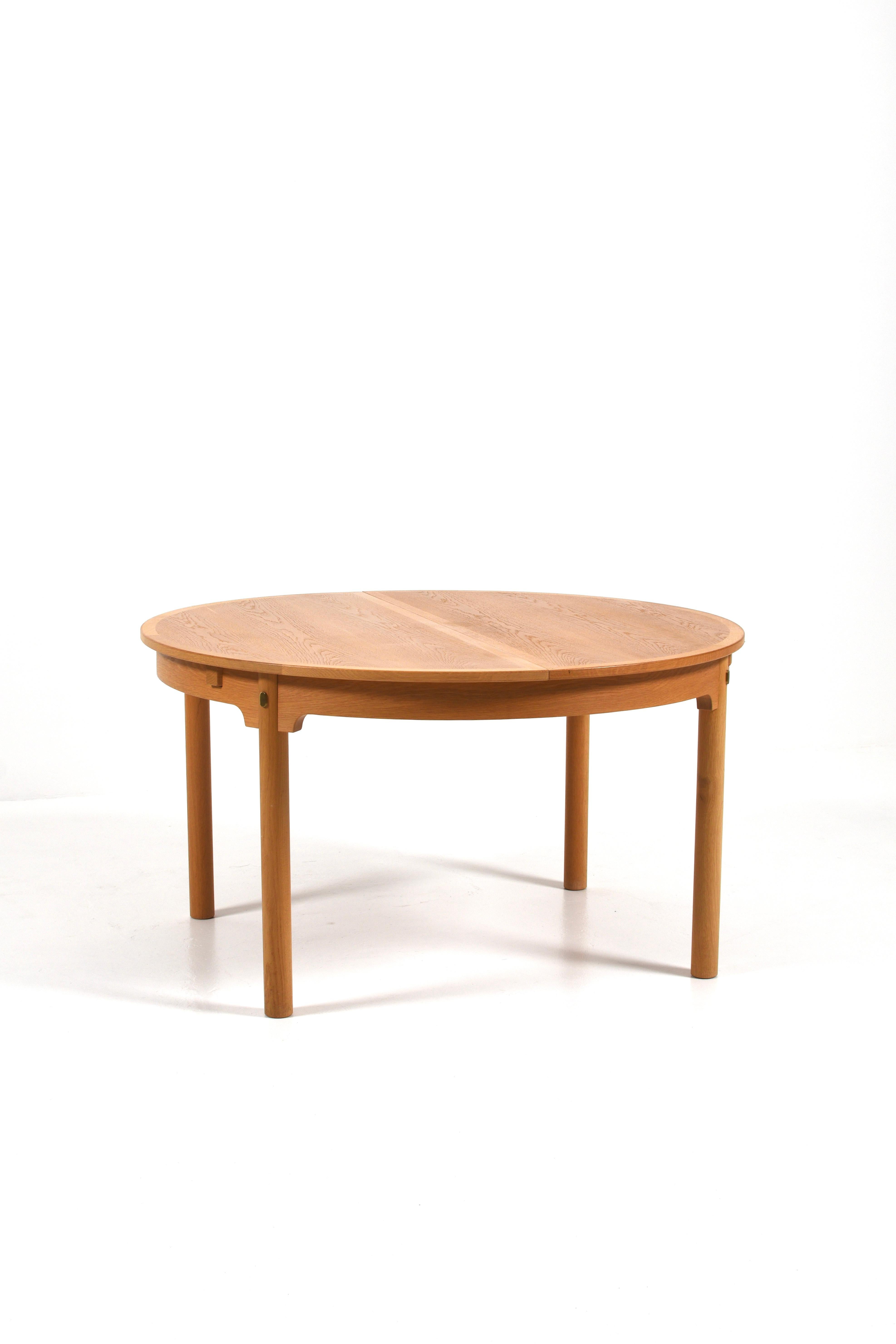 Børge Mogensen Oak and Brass Expandable Dining Table, Denmark, 1960s en vente 3