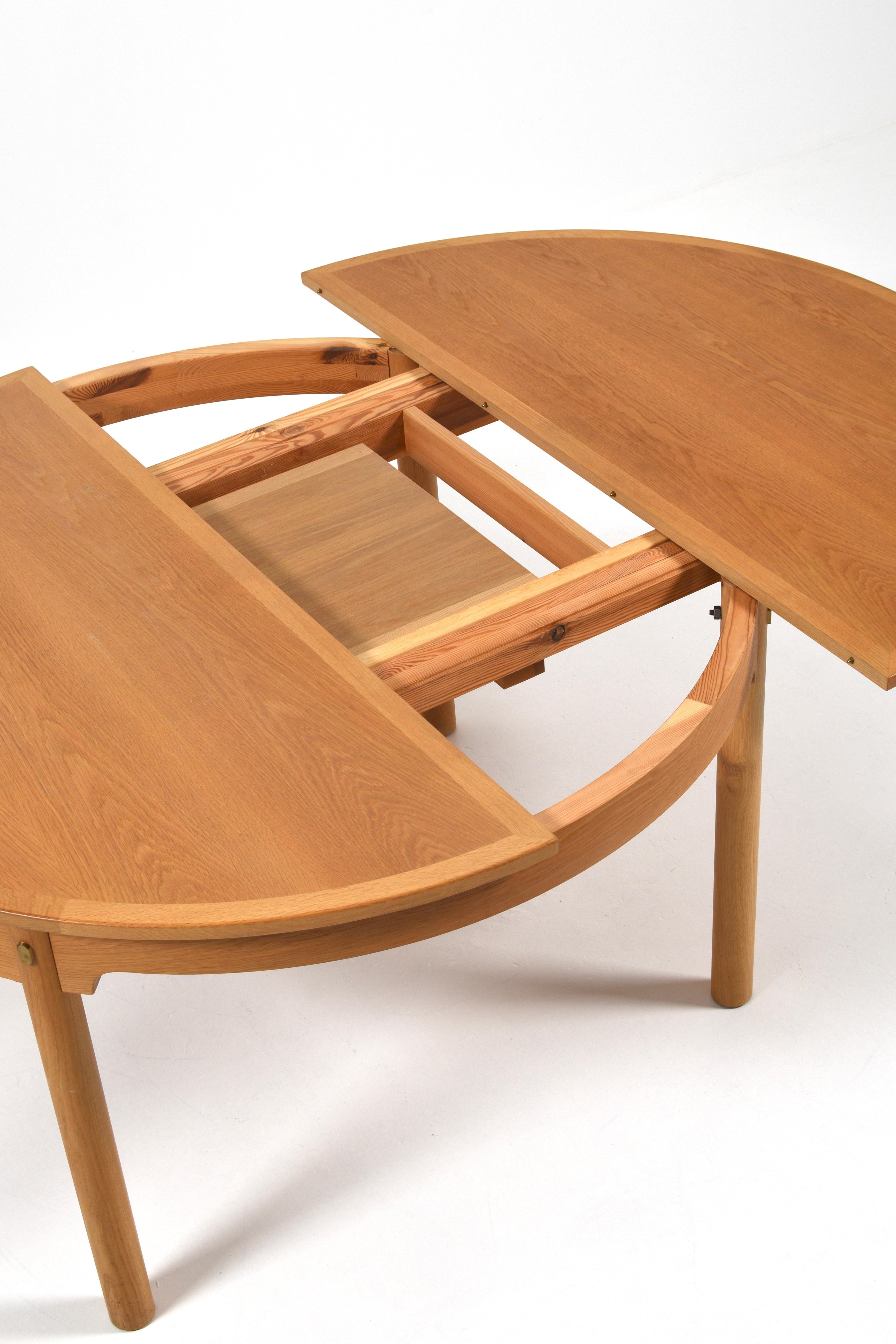 Børge Mogensen Oak and Brass Expandable Dining Table, Denmark, 1960s en vente 1