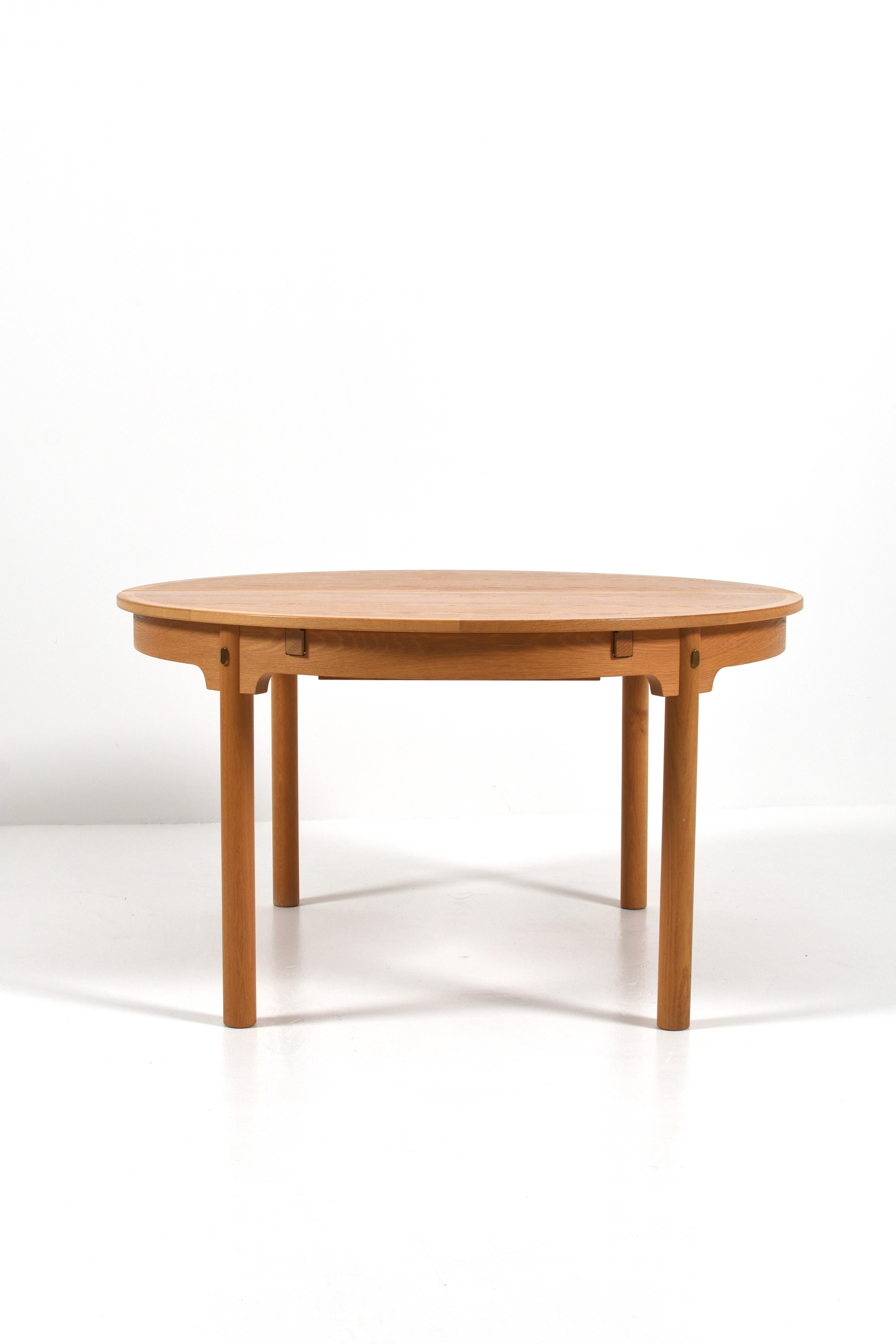Børge Mogensen Oak and Brass Expandable Dining Table, Denmark, 1960s en vente 2