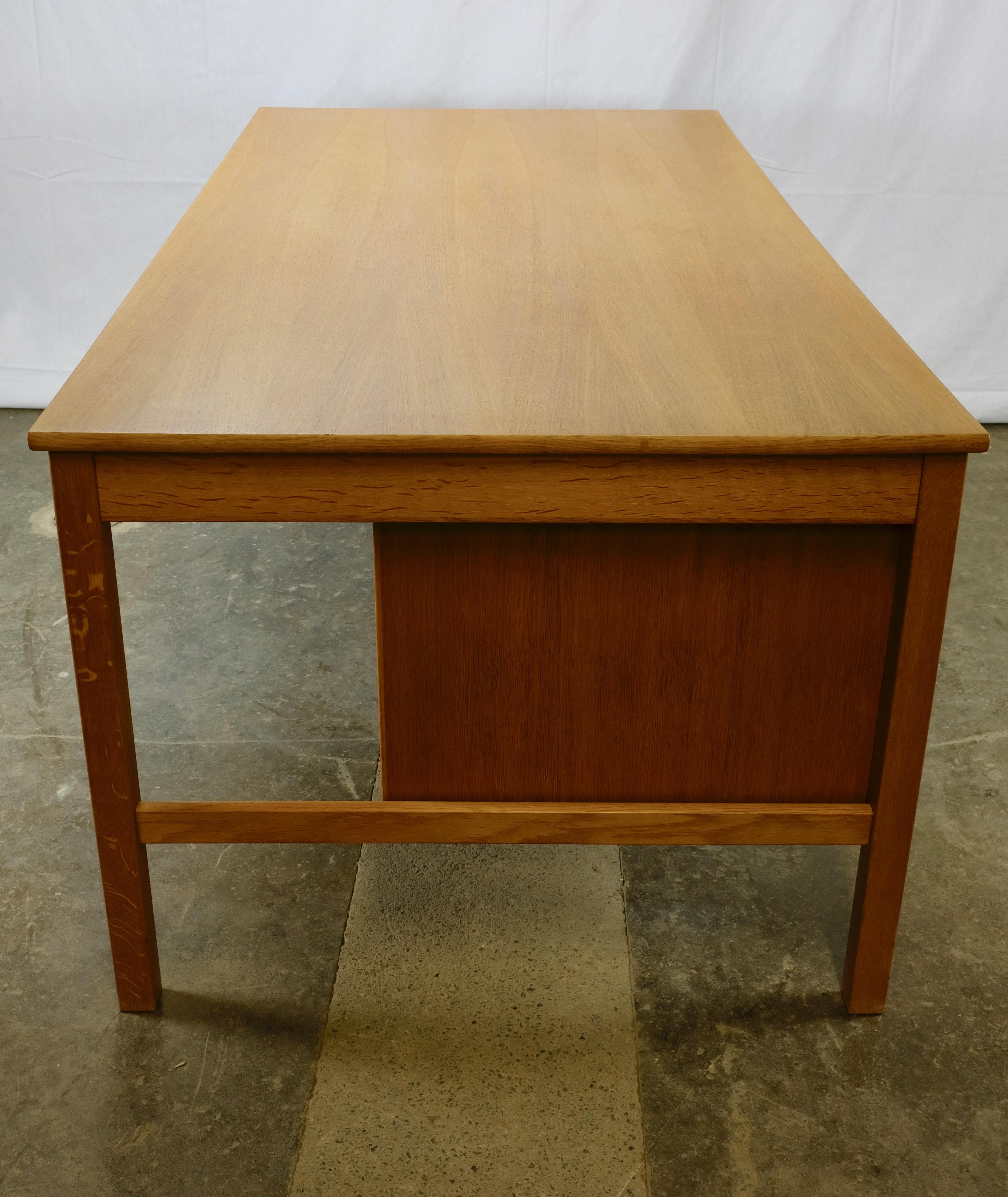 Late 20th Century Børge Mogensen Oak Desk by Søborg Møbelfabrik For Sale