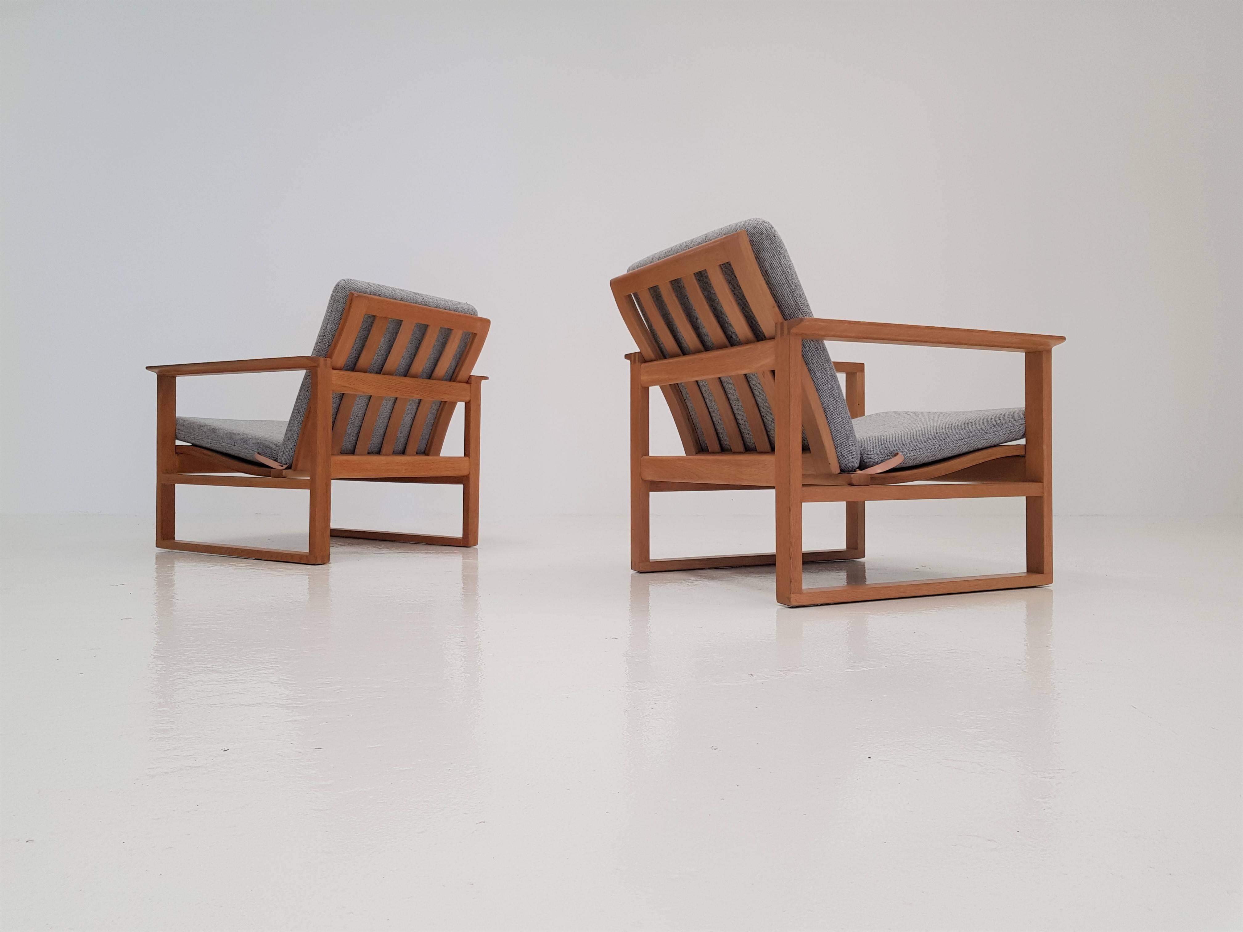 Danish Børge Mogensen Oak Lounge Sled Chairs Designed 1956 for Frederica Stolefabrik