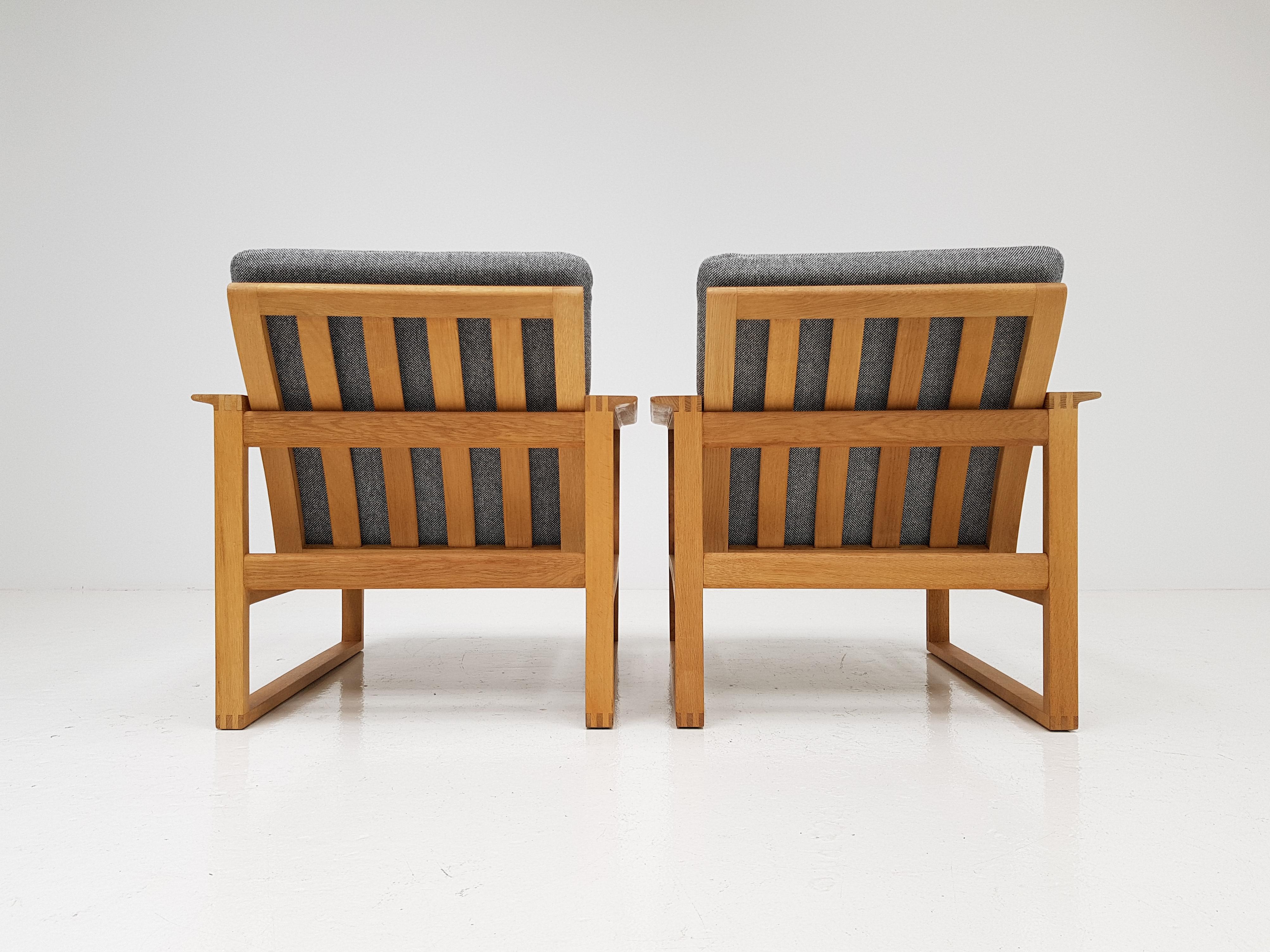 Fabric Børge Mogensen Oak Lounge Sled Chairs Designed 1956 for Frederica Stolefabrik