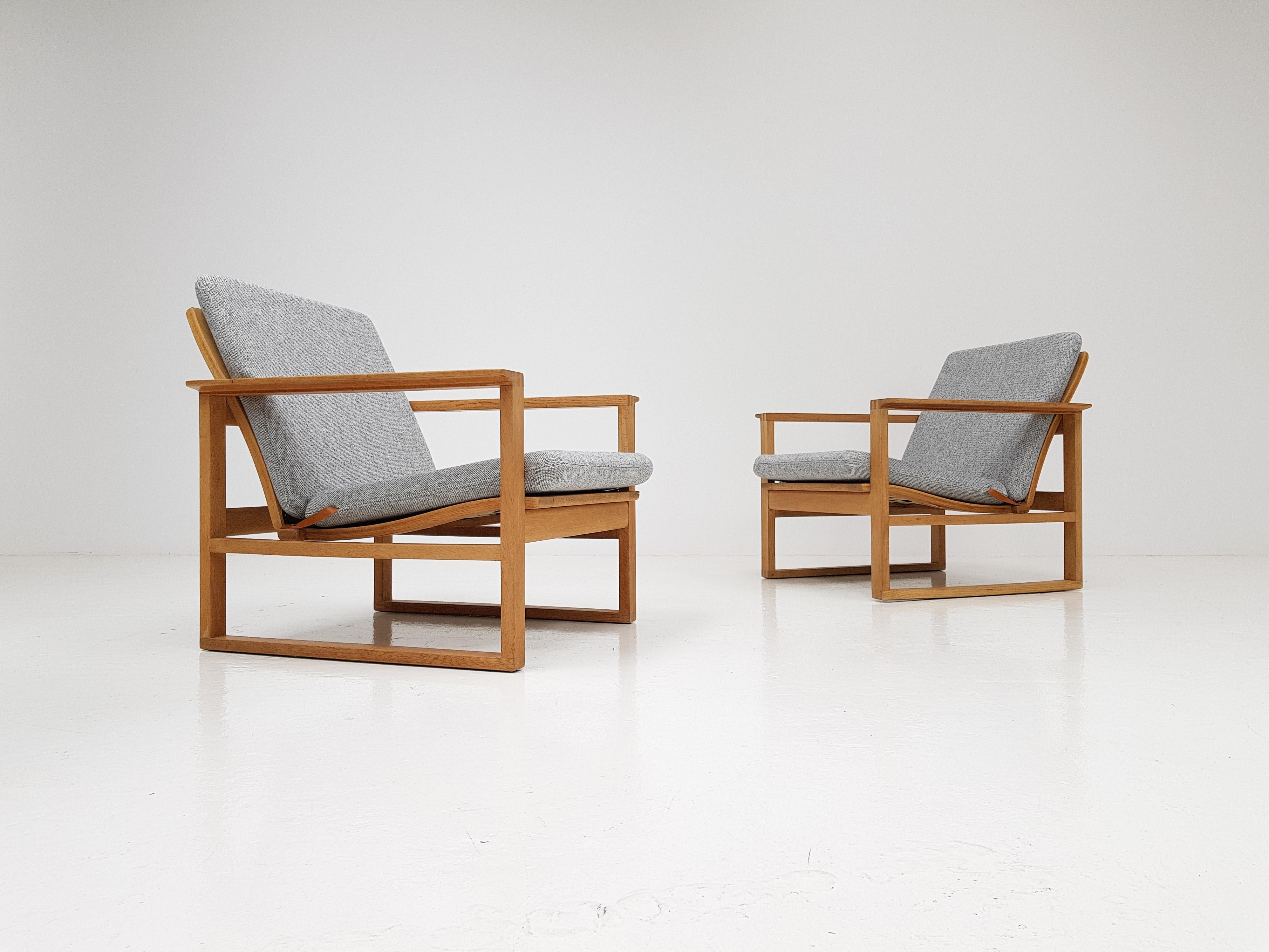 Børge Mogensen Oak Lounge Sled Chairs Designed 1956 for Frederica Stolefabrik 1