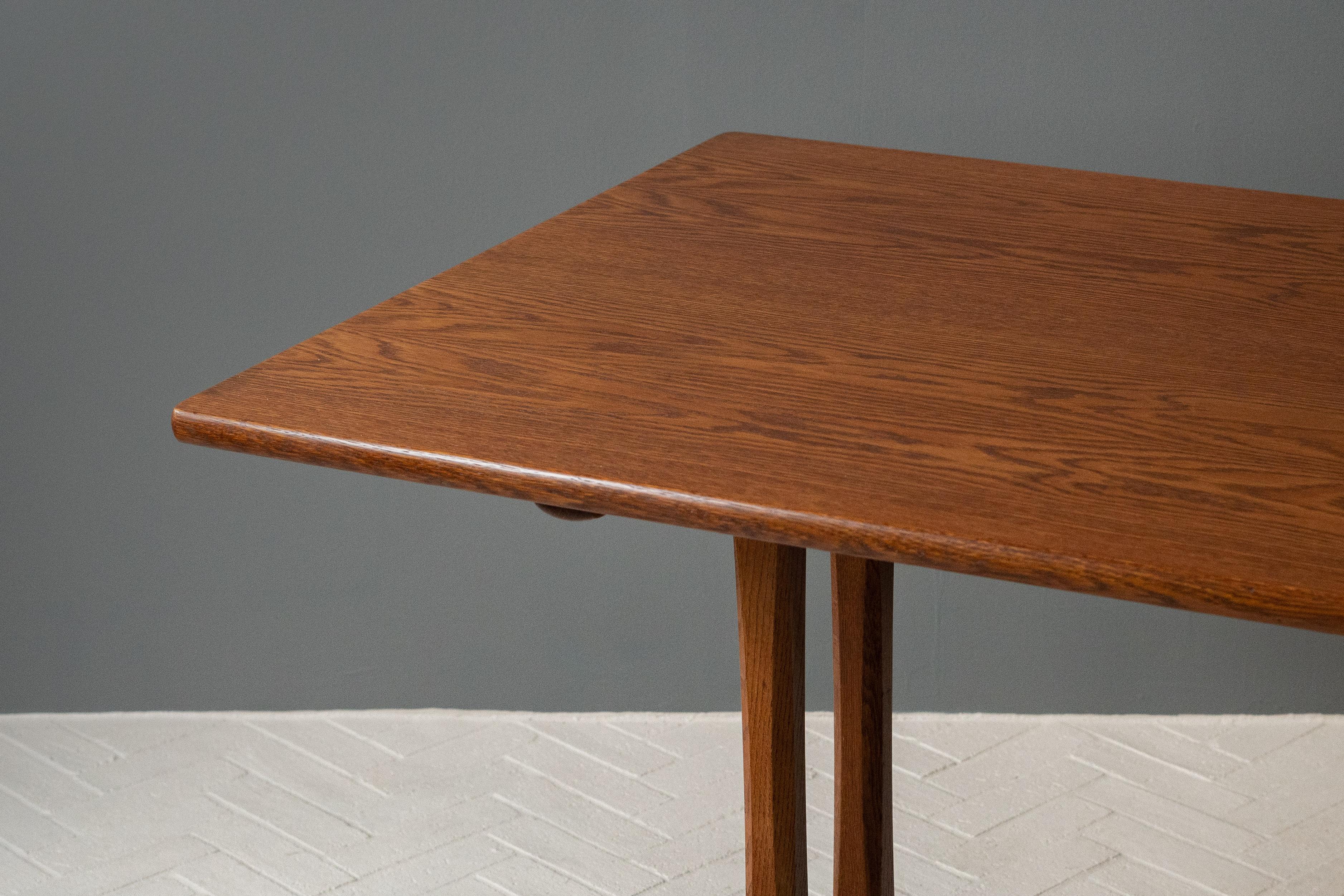 Mid-Century Modern Børge Mogensen Oak Trestle Table