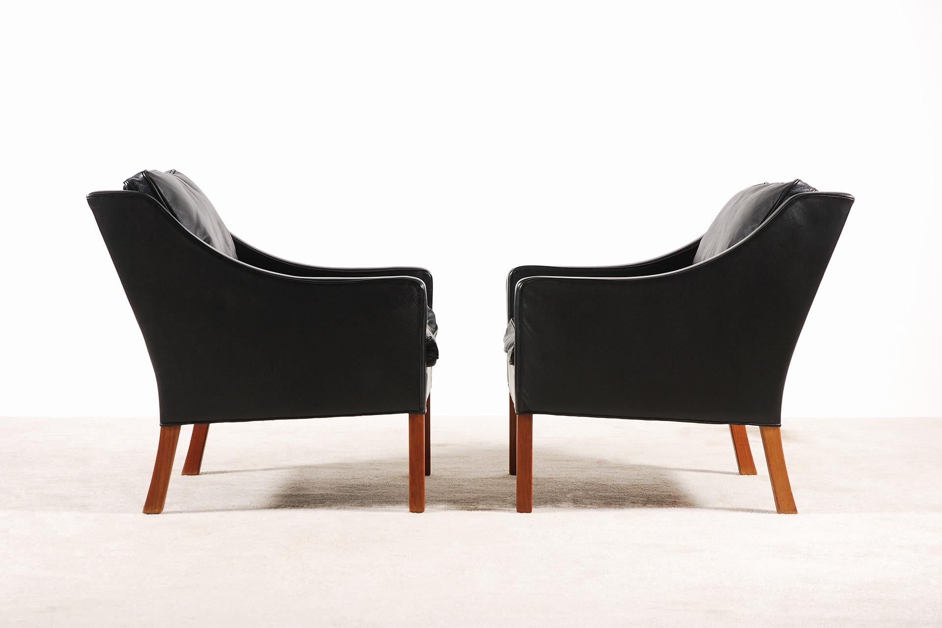 Danish Børge Mogensen, Pair of Black Leather Armchairs Model 2207 for Fredericia