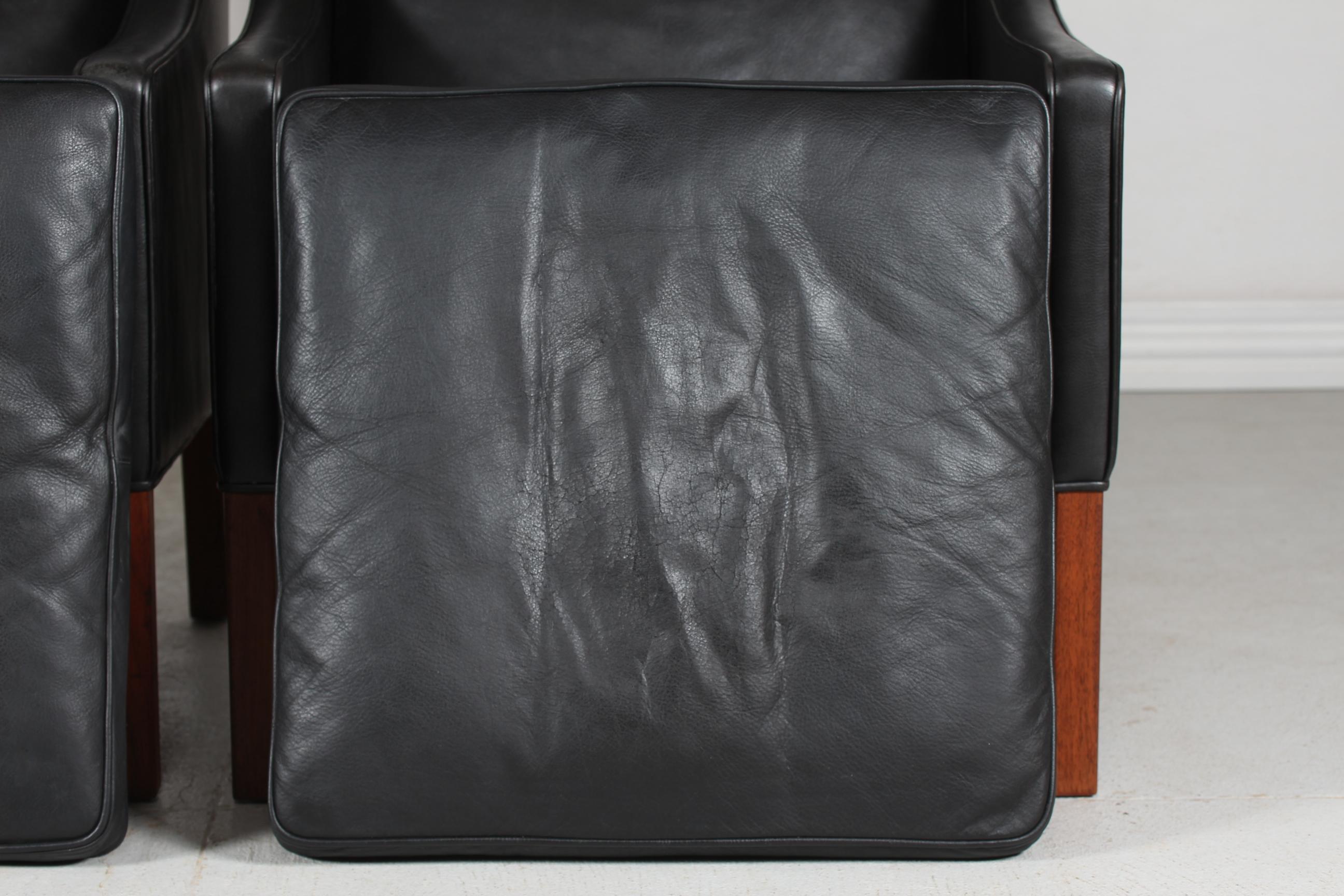 Børge Mogensen Sesselpaar 2204 mit schwarzem Leder von Fredericia Stolefabrik im Angebot 4