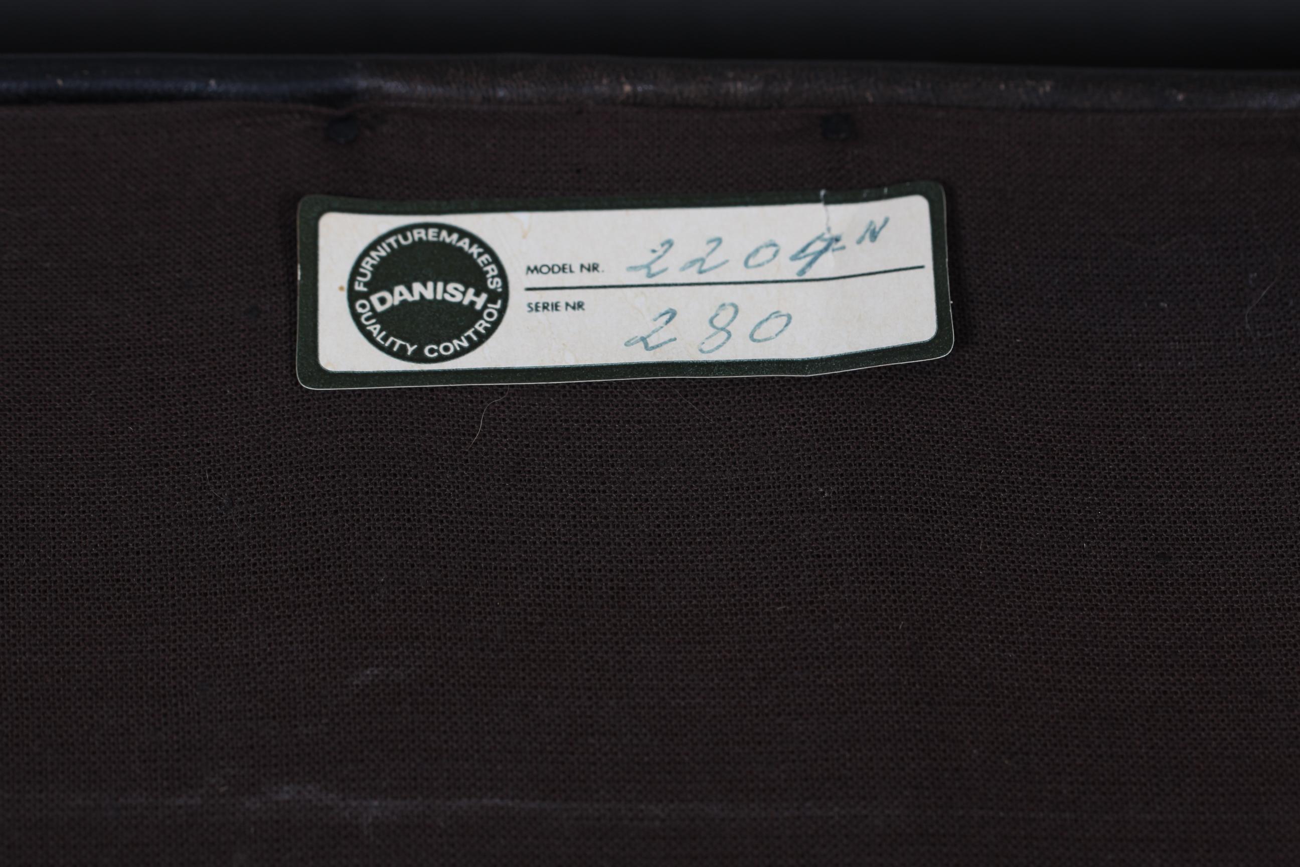 Børge Mogensen Sesselpaar 2204 mit schwarzem Leder von Fredericia Stolefabrik im Angebot 8