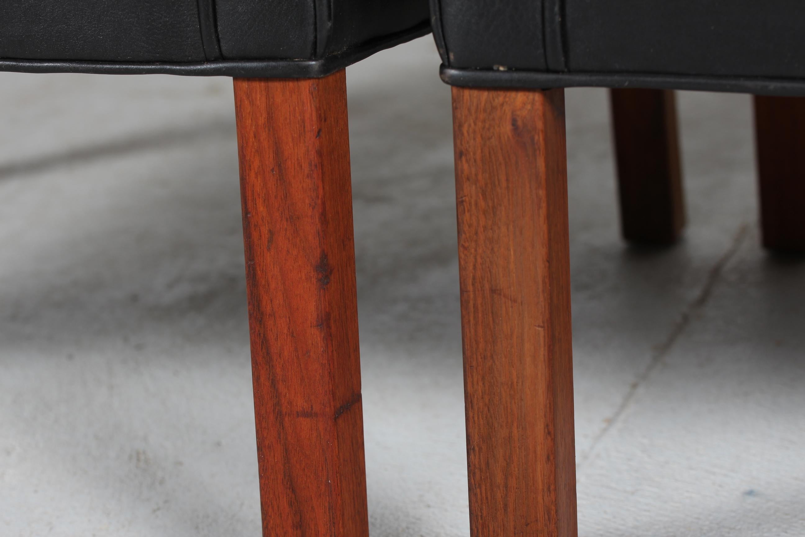 Børge Mogensen Pair of Chairs 2204 with Black Leather by Fredericia Stolefabrik For Sale 2