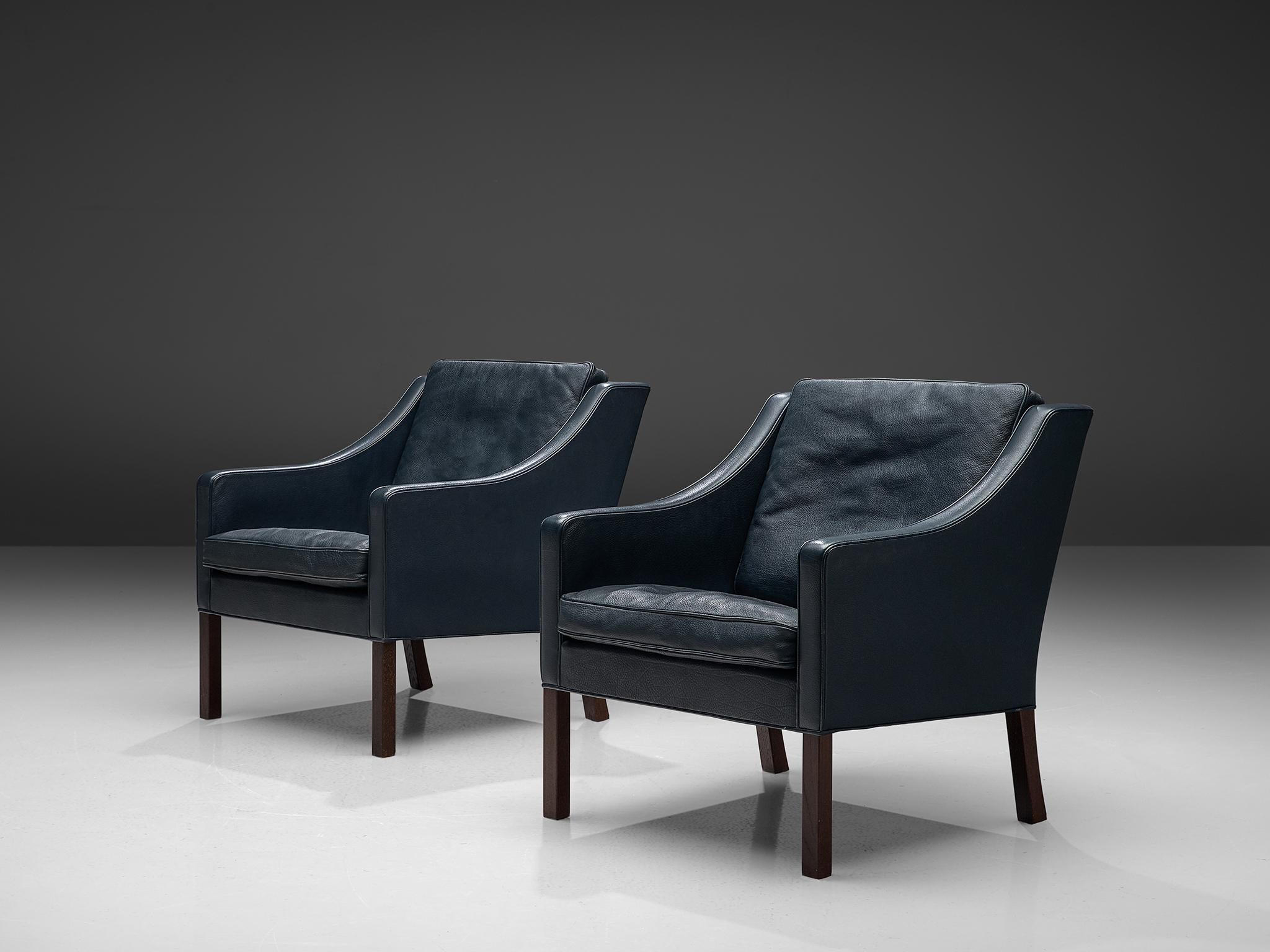 Scandinavian Modern Børge Mogensen Pair of Lounge Chairs in Navy Leather