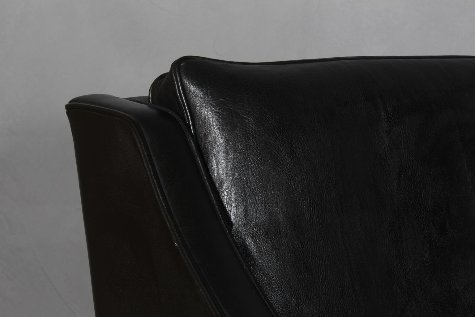 Oak Børge Mogensen Pair of Lounge Chairs in Original Black Leather, Model 2207