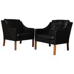 Børge Mogensen Pair of Lounge Chairs in Original Black Leather, Model 2207