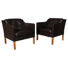 Børge Mogensen Pair of Lounge Chairs, Model 2421, Brown Original Leather