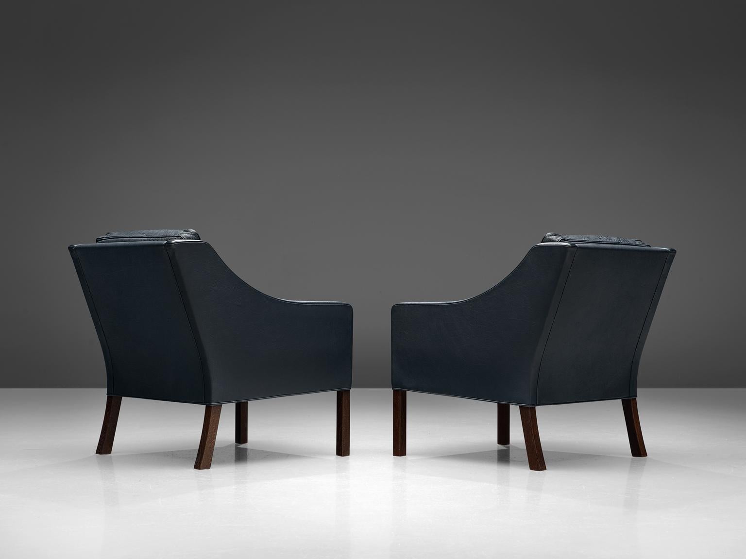 Scandinavian Modern Børge Mogensen Pair of Two Lounge Chairs in Navy Leather