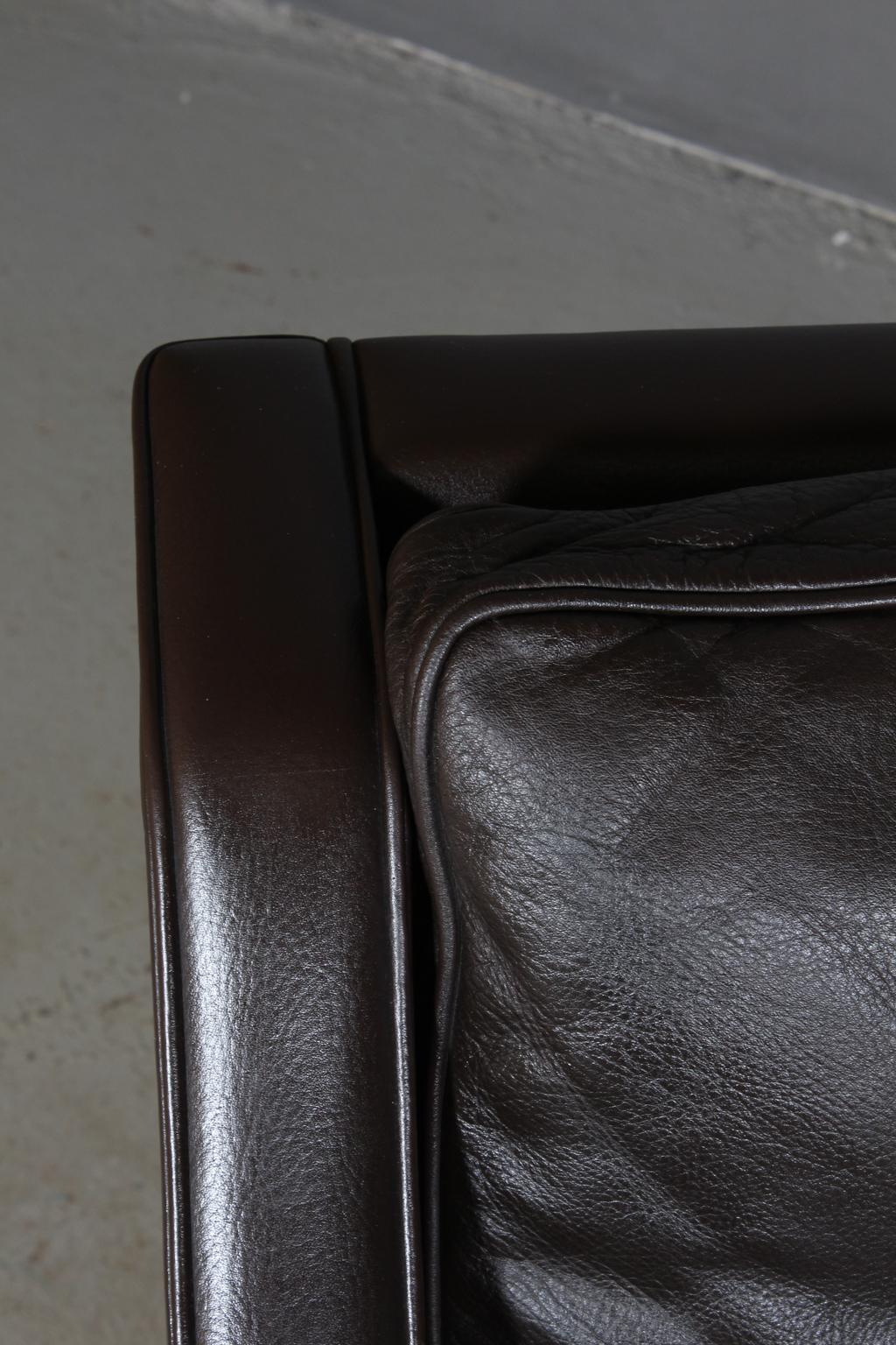Børge Mogensen Pair of Two-Seat Sofa, Model 2208, Original Dark Brown Leather 1