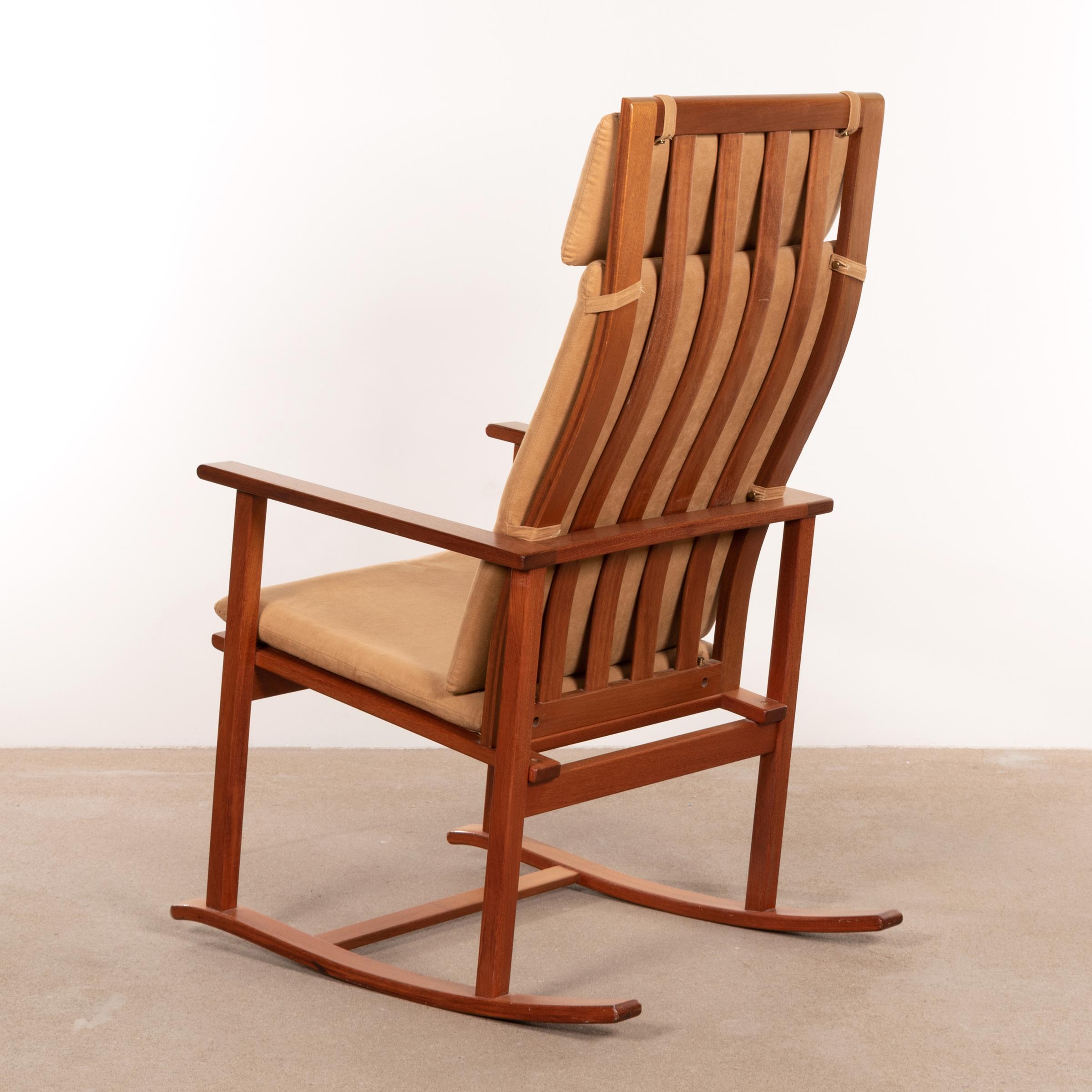 Scandinavian Modern Børge Mogensen Rocking Chair Model 2268 in Teak and Alcantara for Fredericia