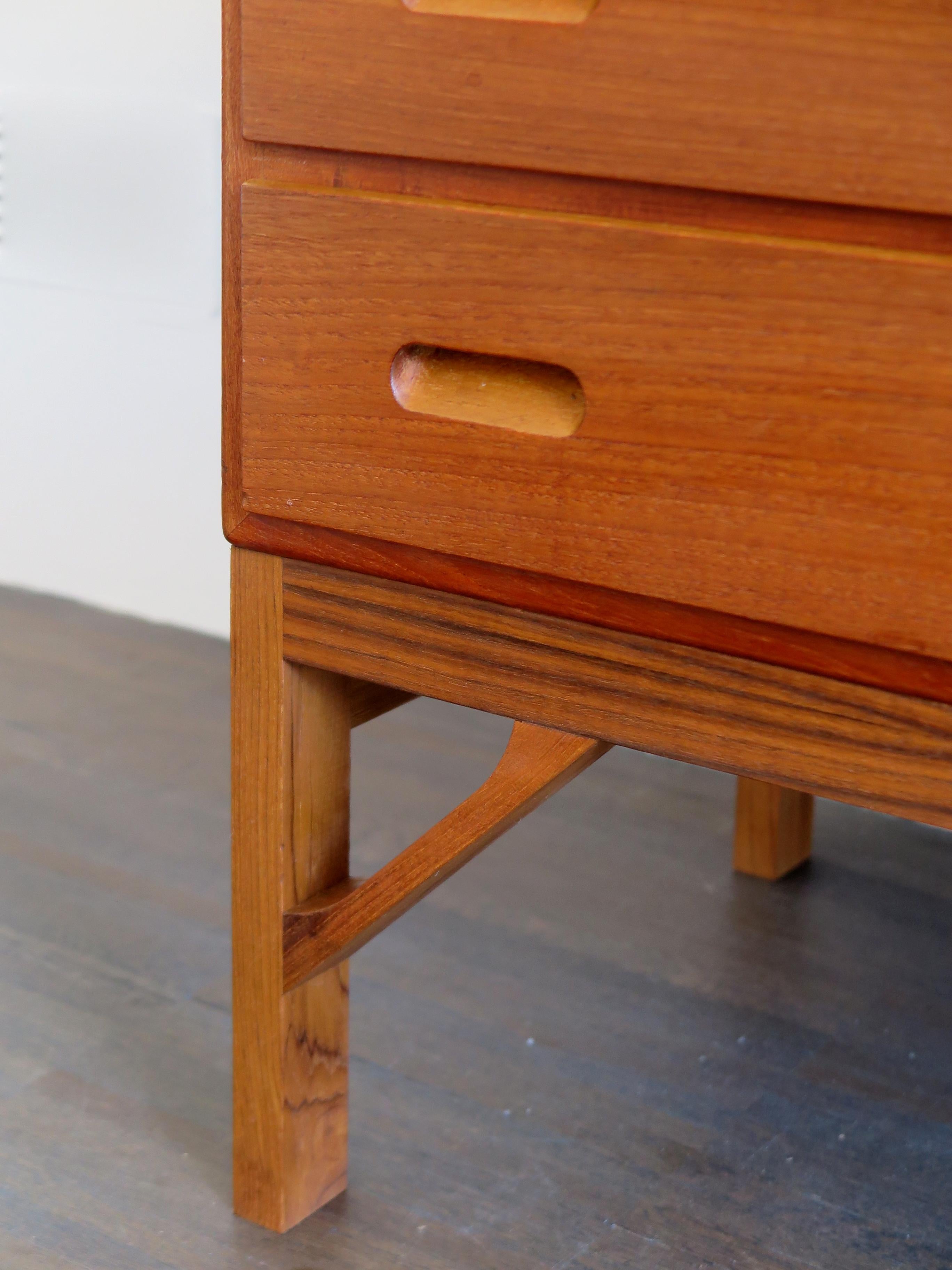 Mid-20th Century Børge Mogensen Scandinavian Midcentury Wood Chest of Drawers 1960s For Sale
