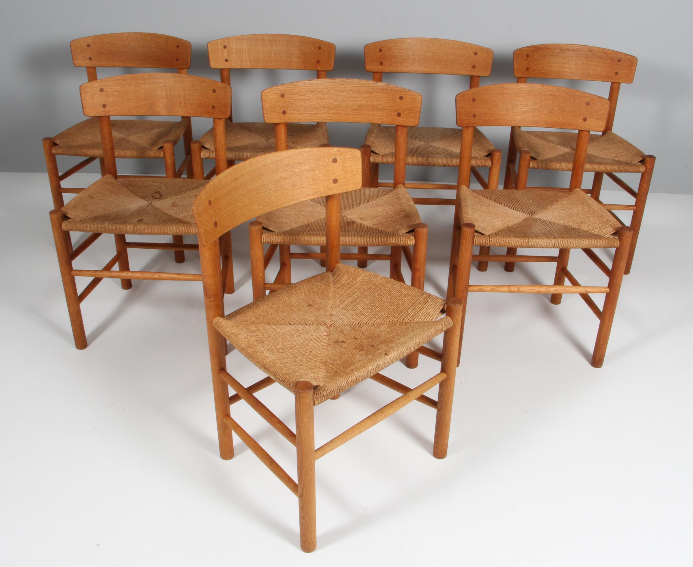 Børge Mogensen or FDB Møbler, set of eight of dining chairs model 'J39', Oak , handwoven Papercord, Denmark, design 1947.

The design of Børge Mogensen's J39 design is in many ways aesthetically pleasing. Not only provides the handwoven seagrass a