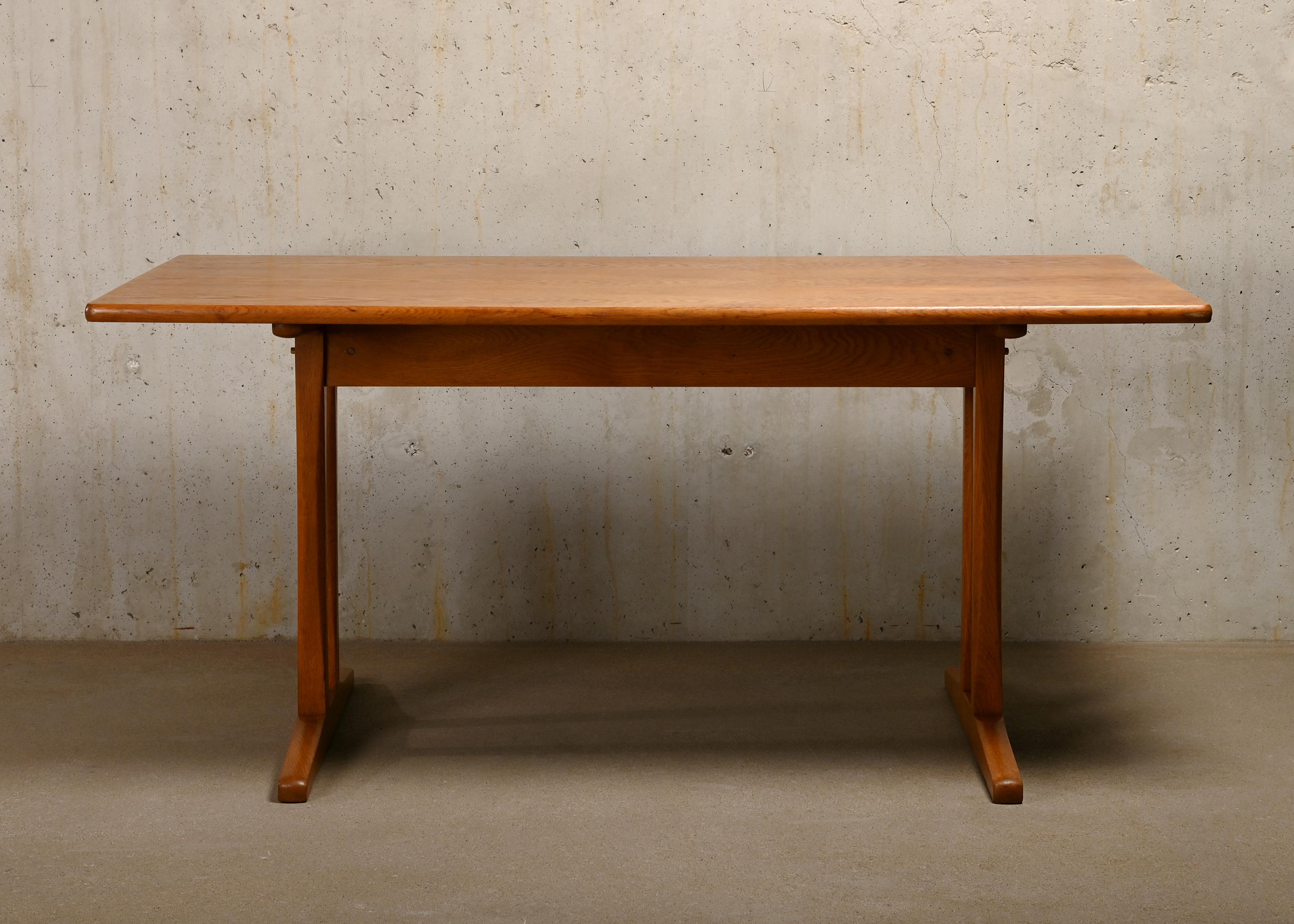 Scandinavian Modern Børge Mogensen Shaker C18 solid Oak dining table / desk for FDB Møbler, Denmark