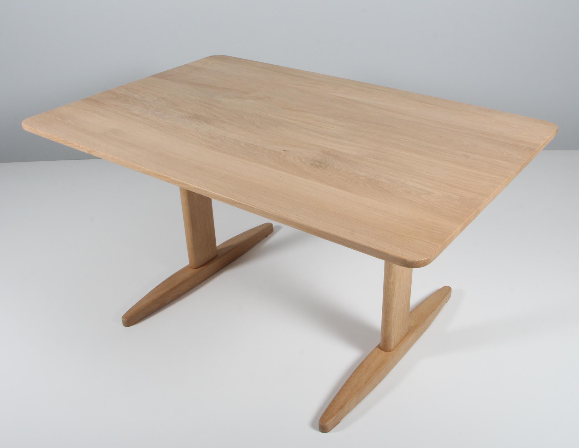 Børge Mogensen shaker dining table in solid soap treated oak. 

Made by C.M. Madsen, model 1181.