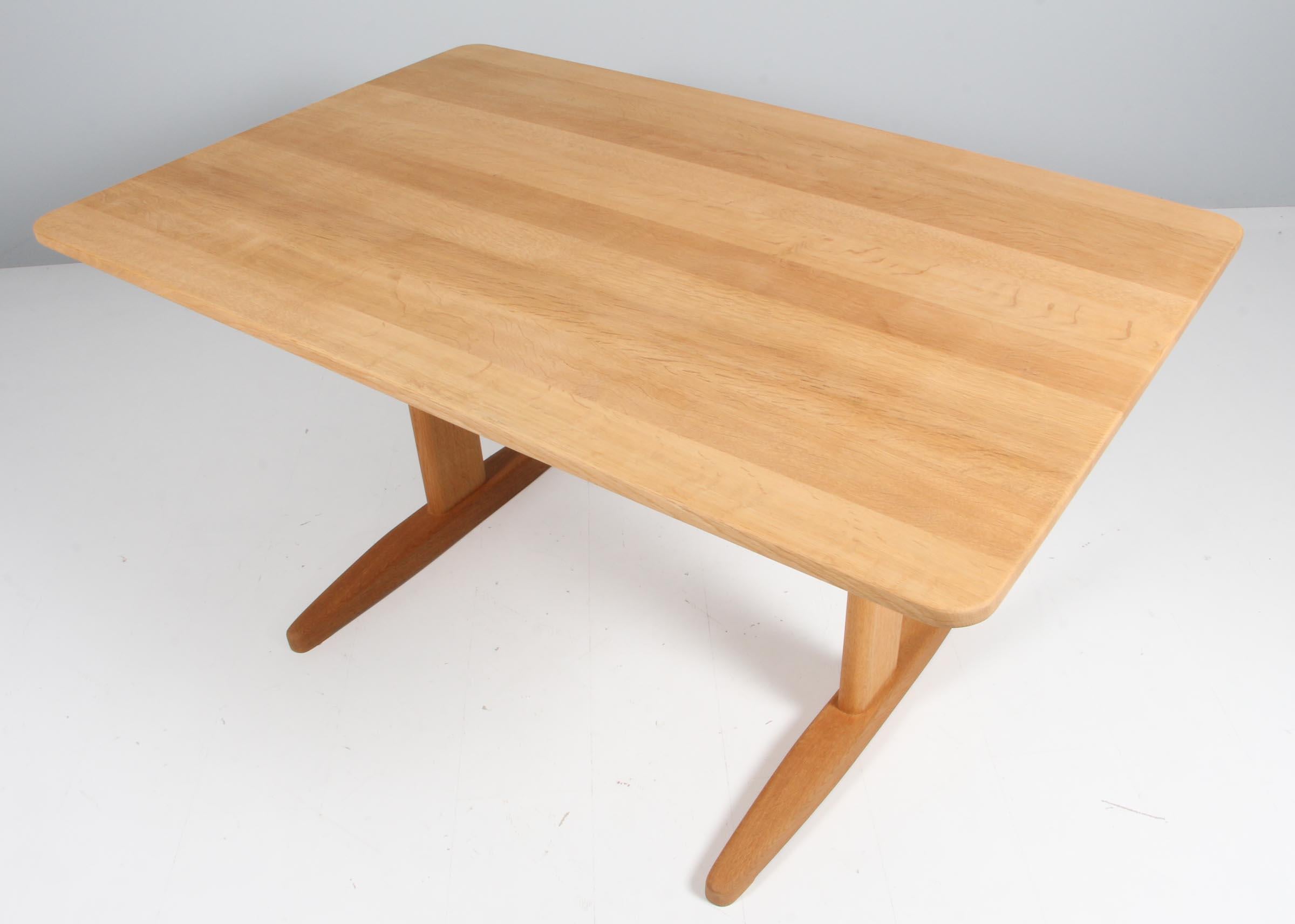 Børge Mogensen shaker dining table in solid soap treated oak. 

Made by C.M. Madsen, model 1181.