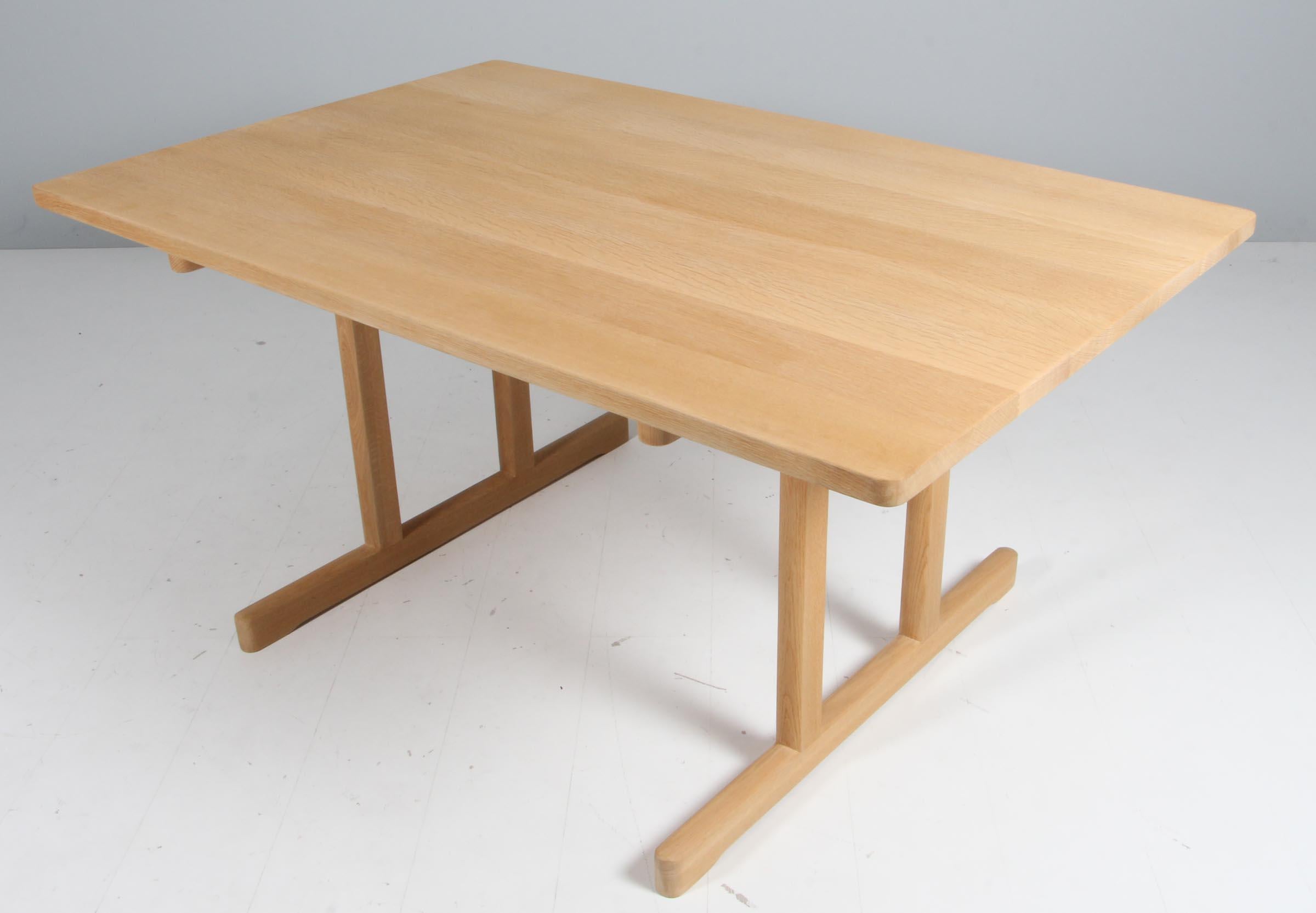 Børge Mogensen shaker dining table in solid soap treated oak. 

Made by Fredericia Furniture, model 6289.
