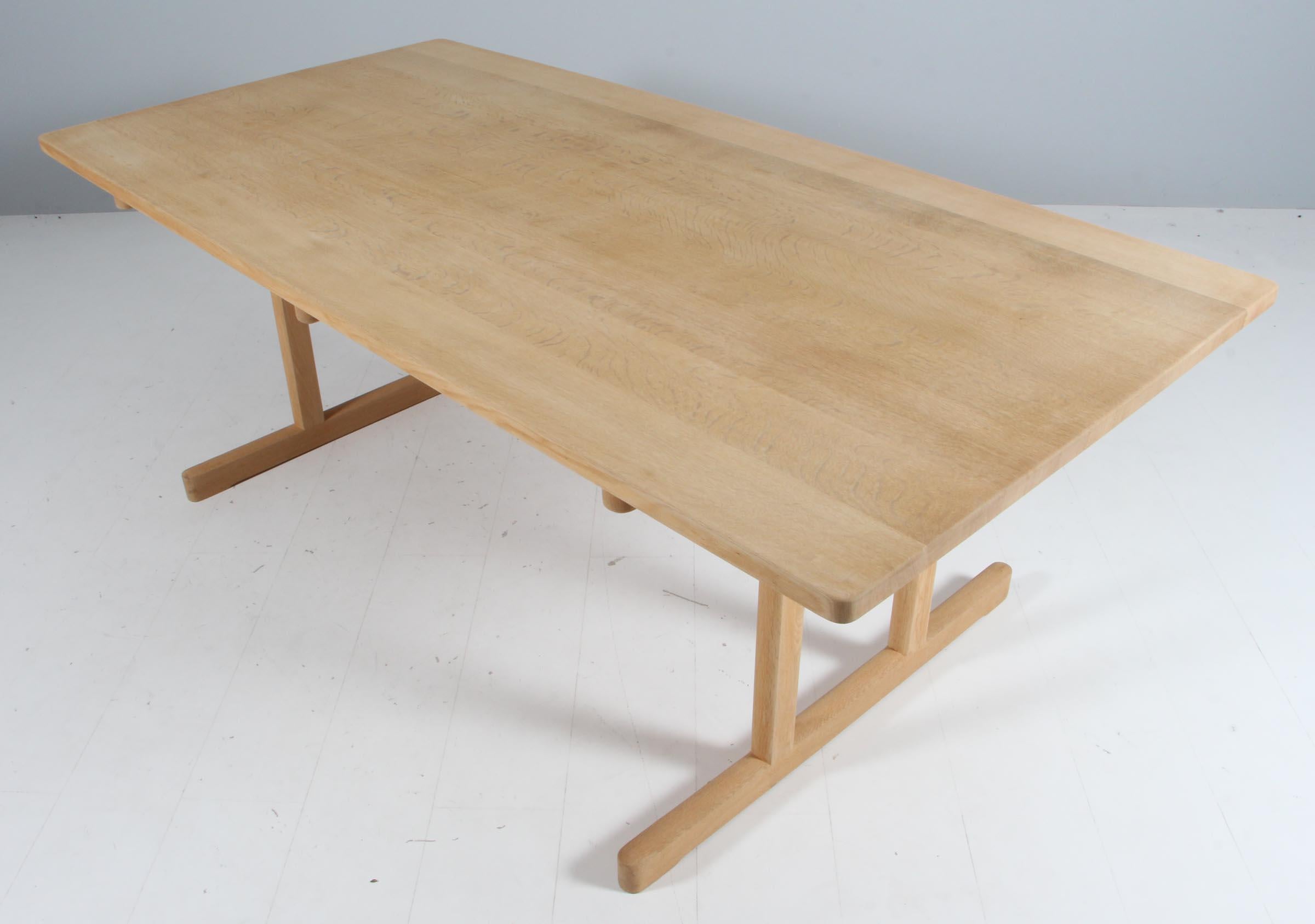 Børge Mogensen shaker dining table in solid soap treated oak. 

Made by Fredericia Furniture, model 6289.