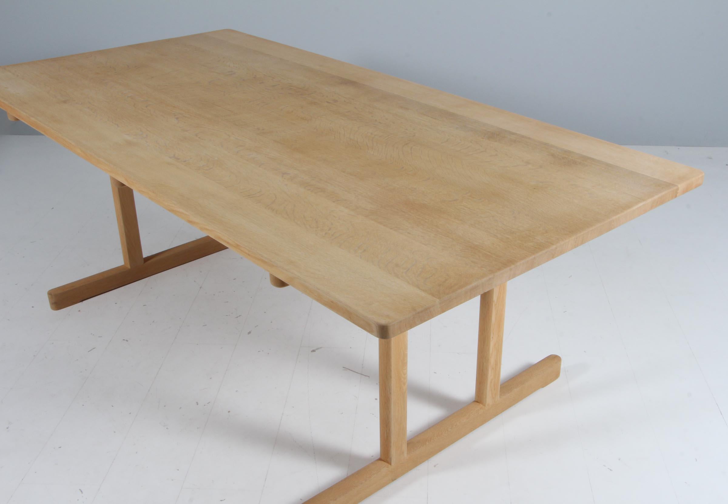Børge Mogensen Shaker Dining Table, Fredericia, Denmark, Model 6289 In Excellent Condition In Esbjerg, DK
