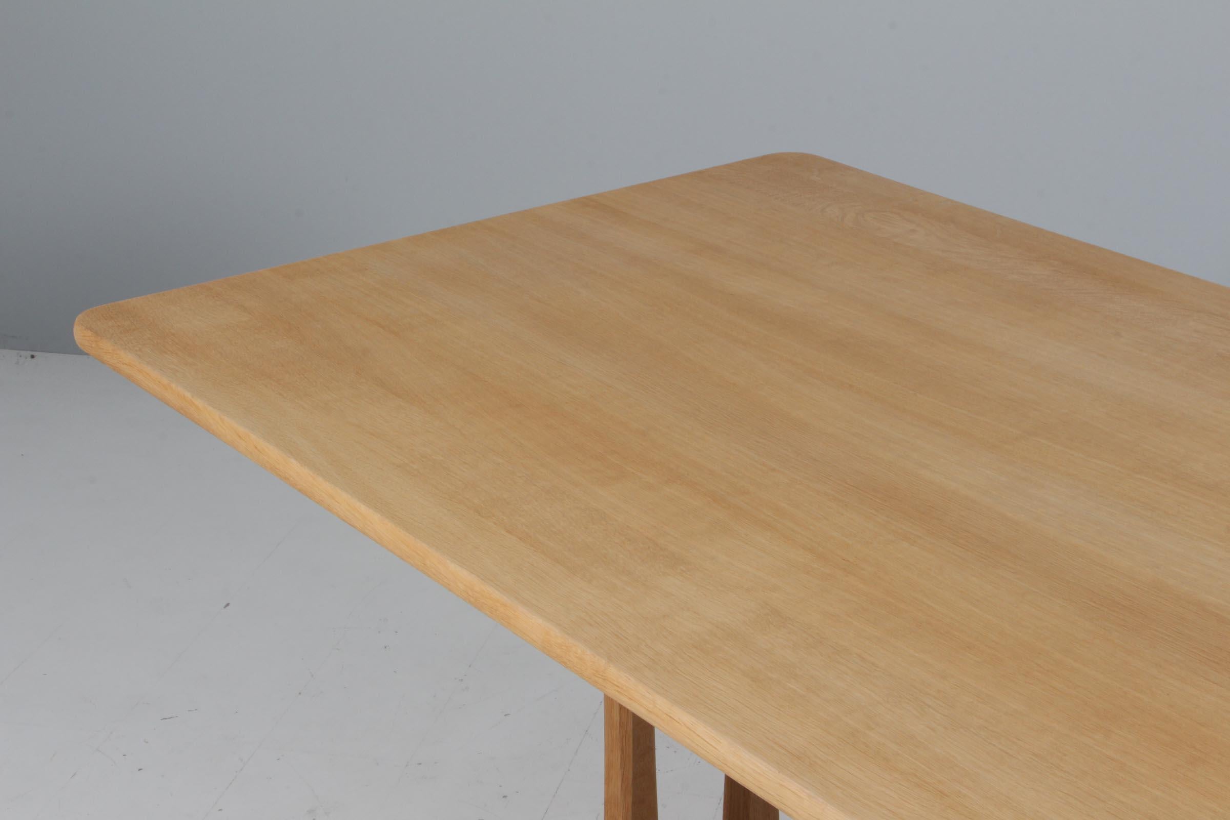 Scandinavian Modern Børge Mogensen Shaker Dining Table, Fredericia, Denmark, Model C18
