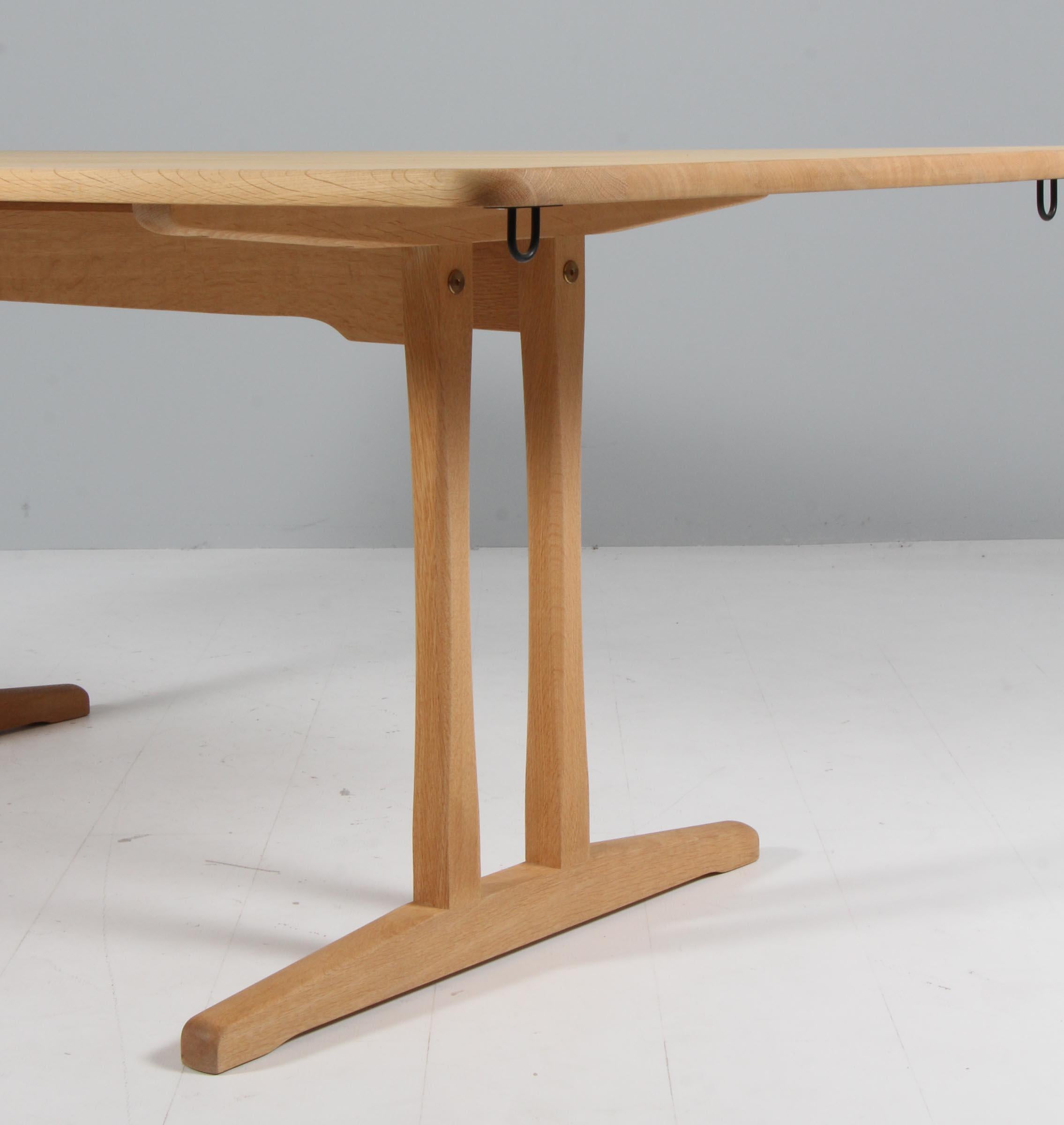 Børge Mogensen Shaker Dining Table, Fredericia, Denmark, Model C18 In Excellent Condition In Esbjerg, DK