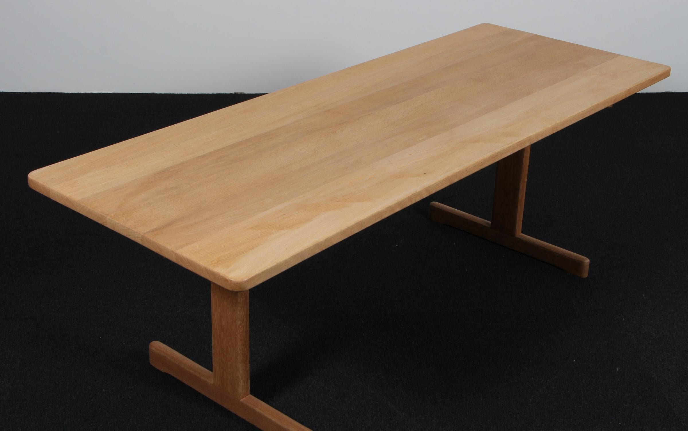 Scandinave moderne Børge Mogensen shaker sofa table in solid oak, Denmark en vente