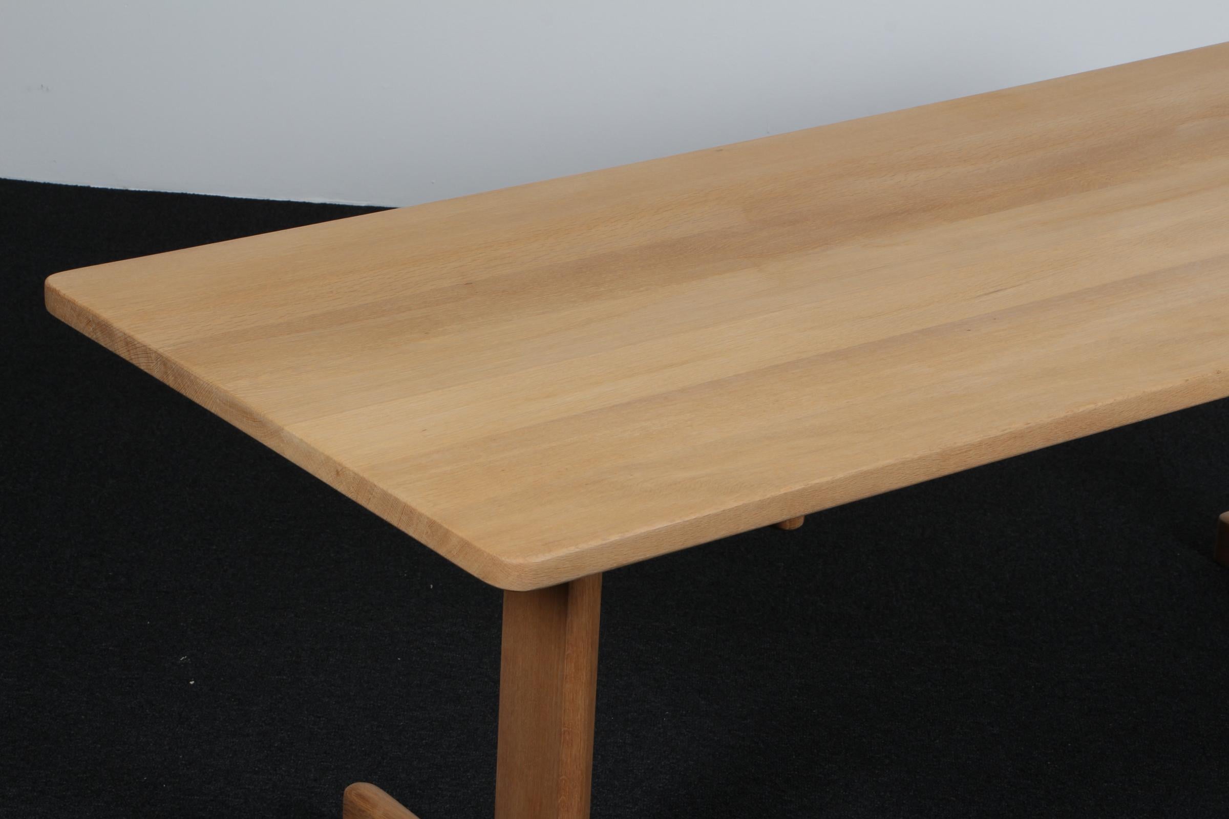 Danish Børge Mogensen shaker sofa table in solid oak, Denmark For Sale