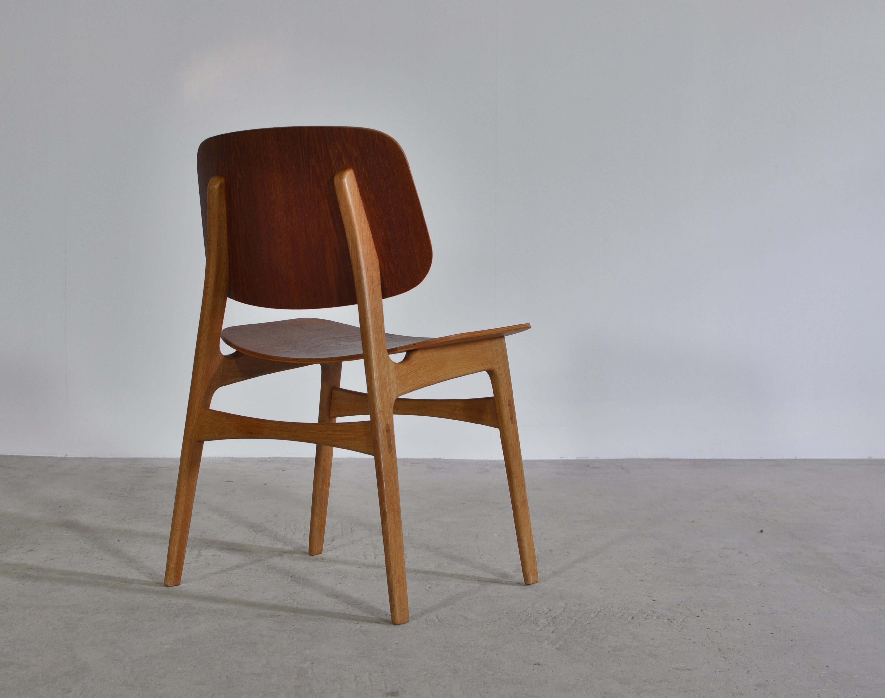 Børge Mogensen Side Chair in Teak and Oak by Søborg Møbelfabrik in the 1950s In Good Condition In Odense, DK