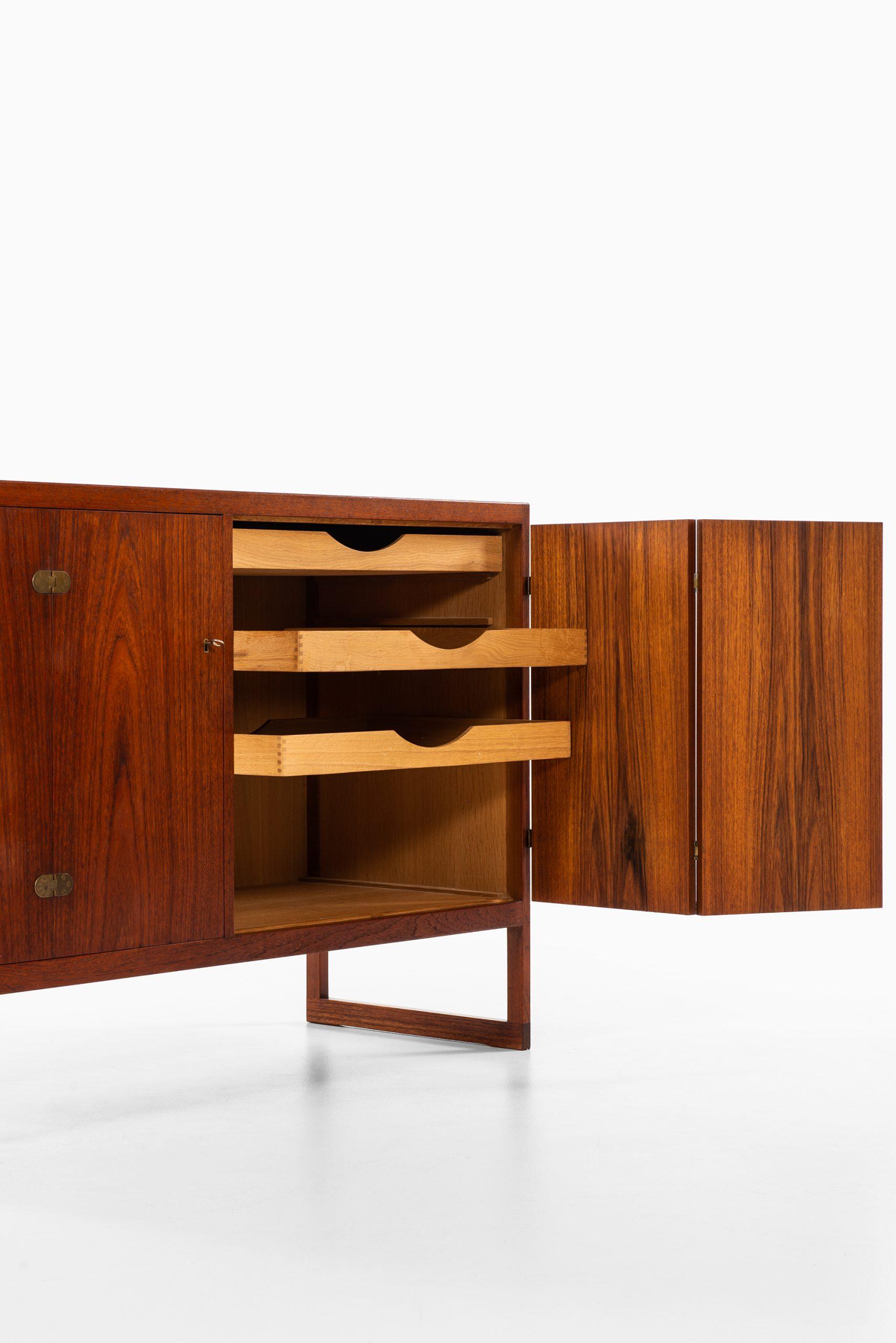 Børge Mogensen Sideboard BM57 Produced by P. Lauritsen & Søn in Denmark 2