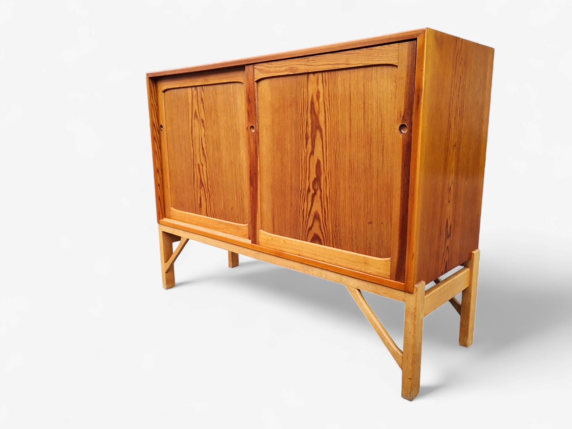 Børge Mogensen Sideboard für FDB, aus den späten 1940er Jahren im Zustand „Gut“ in København K, 84